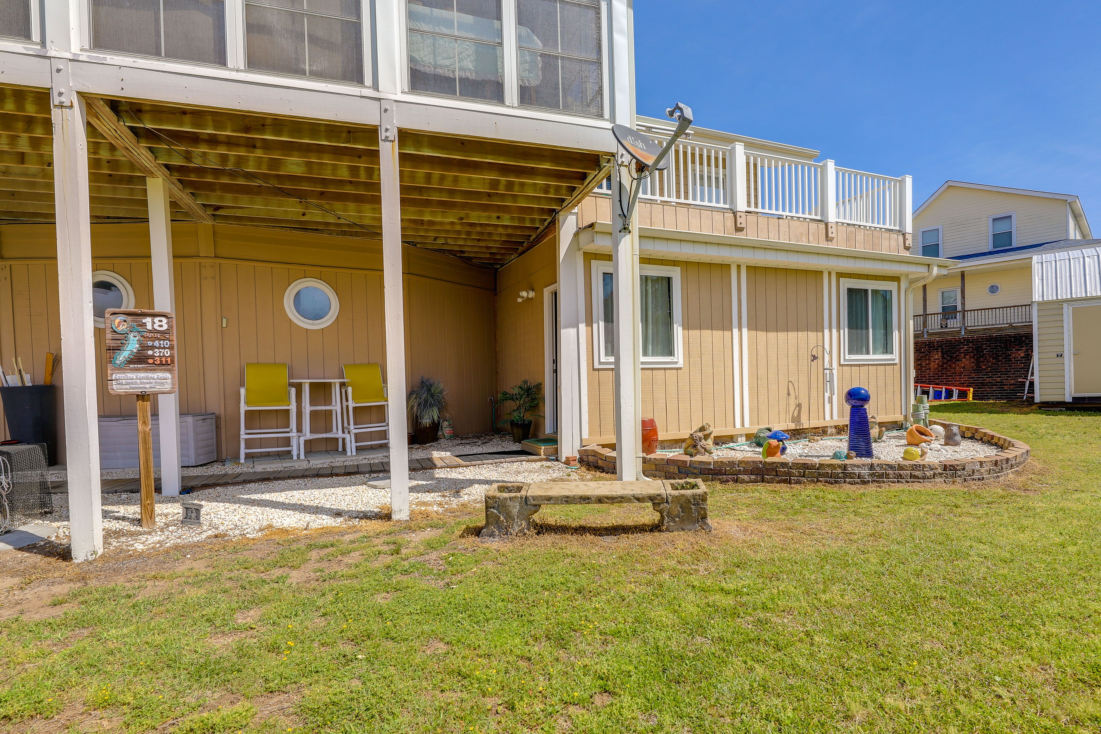 Sneads Ferry Vacation Rental | Studio | 1BA | 1 Step to Access | 598 Sq Ft