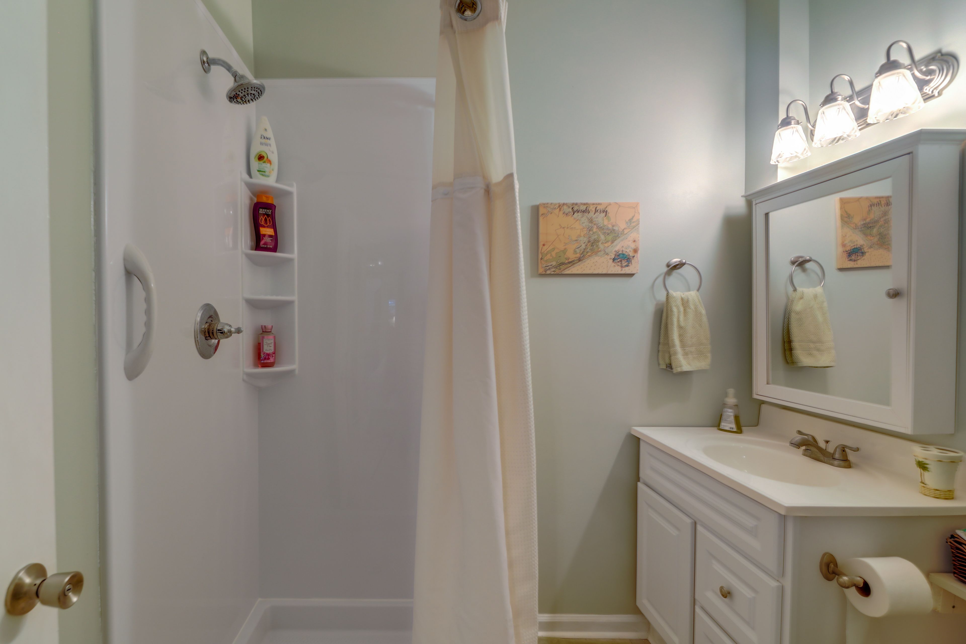 Bathroom | Towels Provided | Complimentary Toiletries