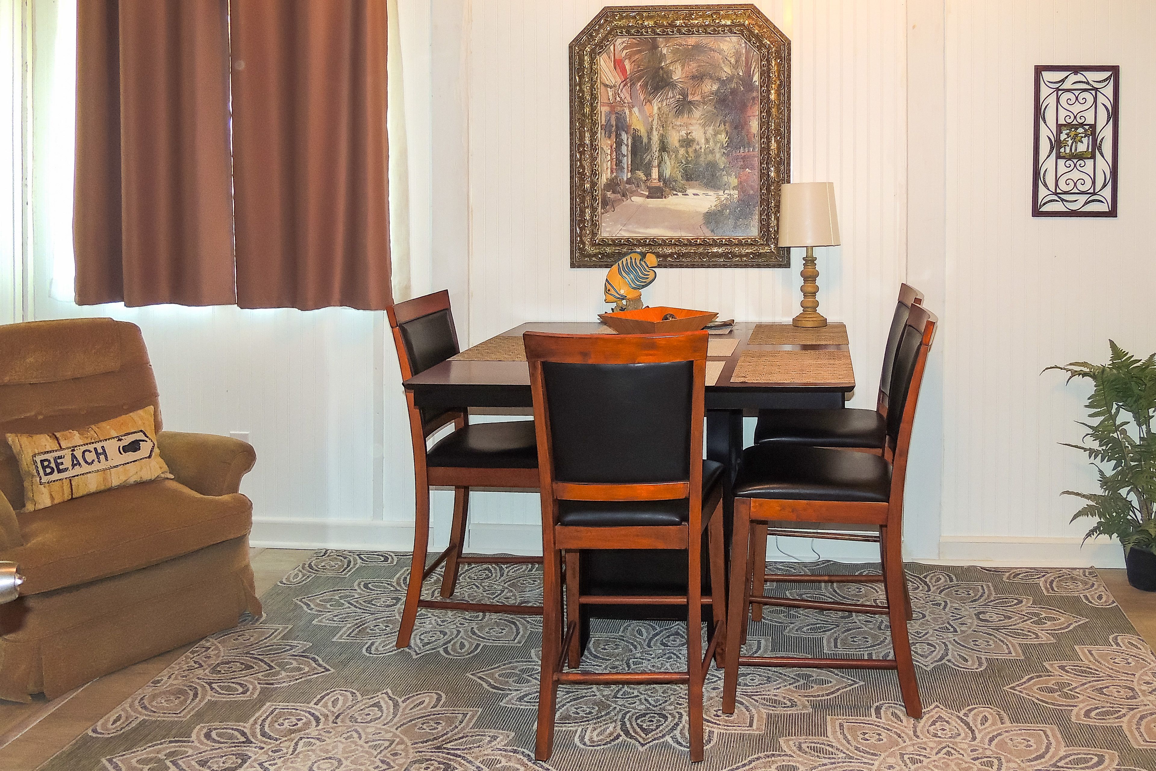 Dining Area | Dining Table | Dishware/Flatware