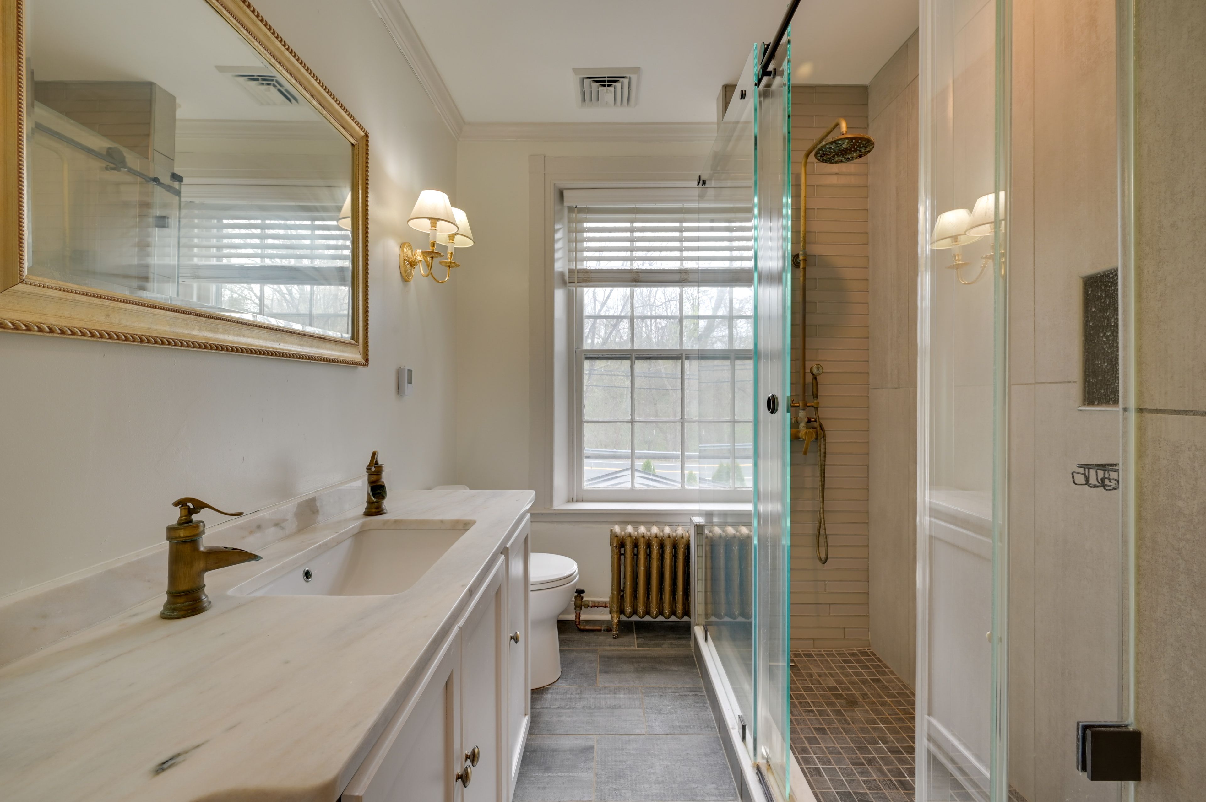 Bathroom | Complimentary Toiletries | Towels Provided