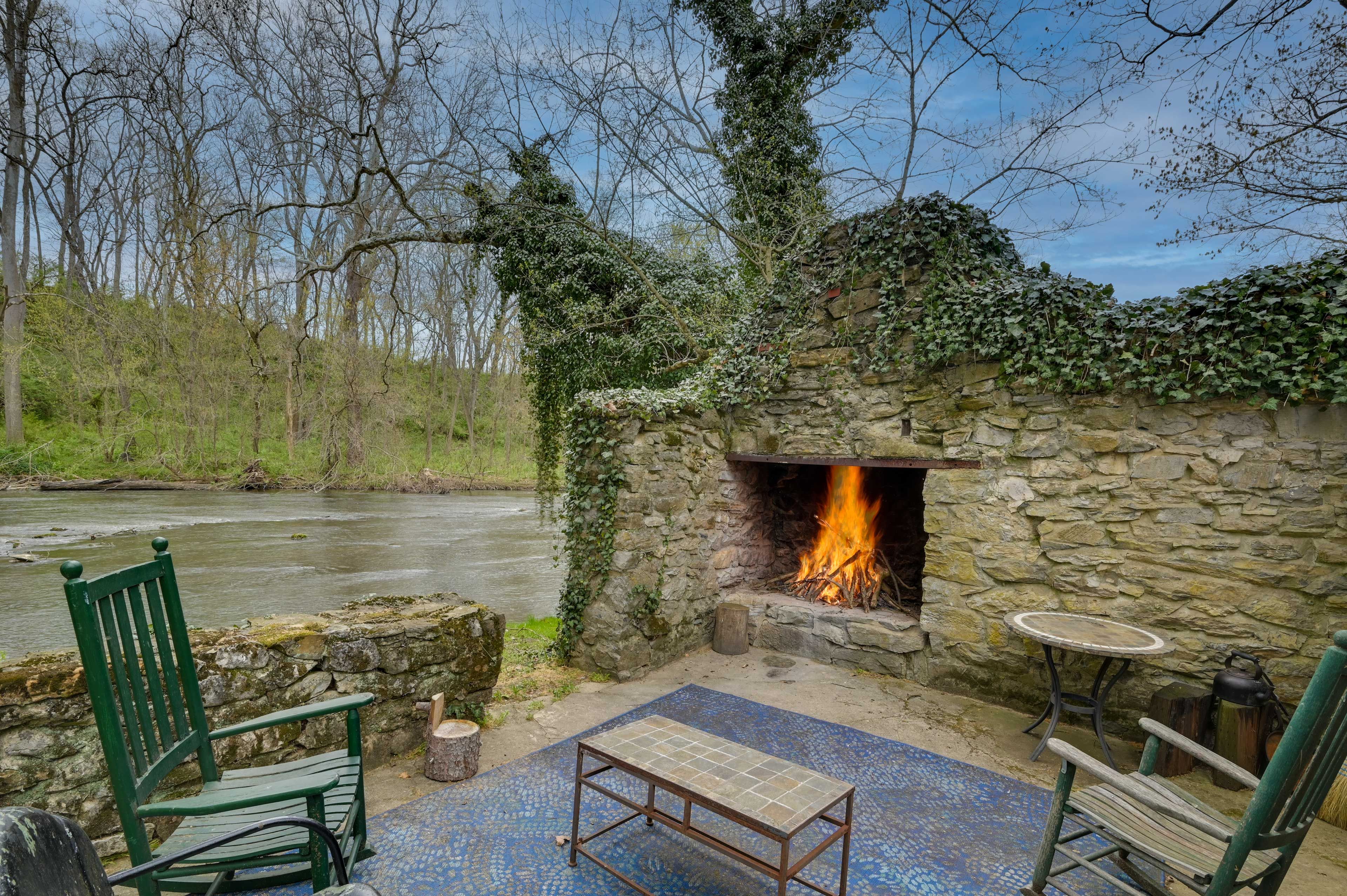 Hagerstown Vacation Rental | 4BR | 1.5BA | 2,867 Sq Ft | Stairs Required