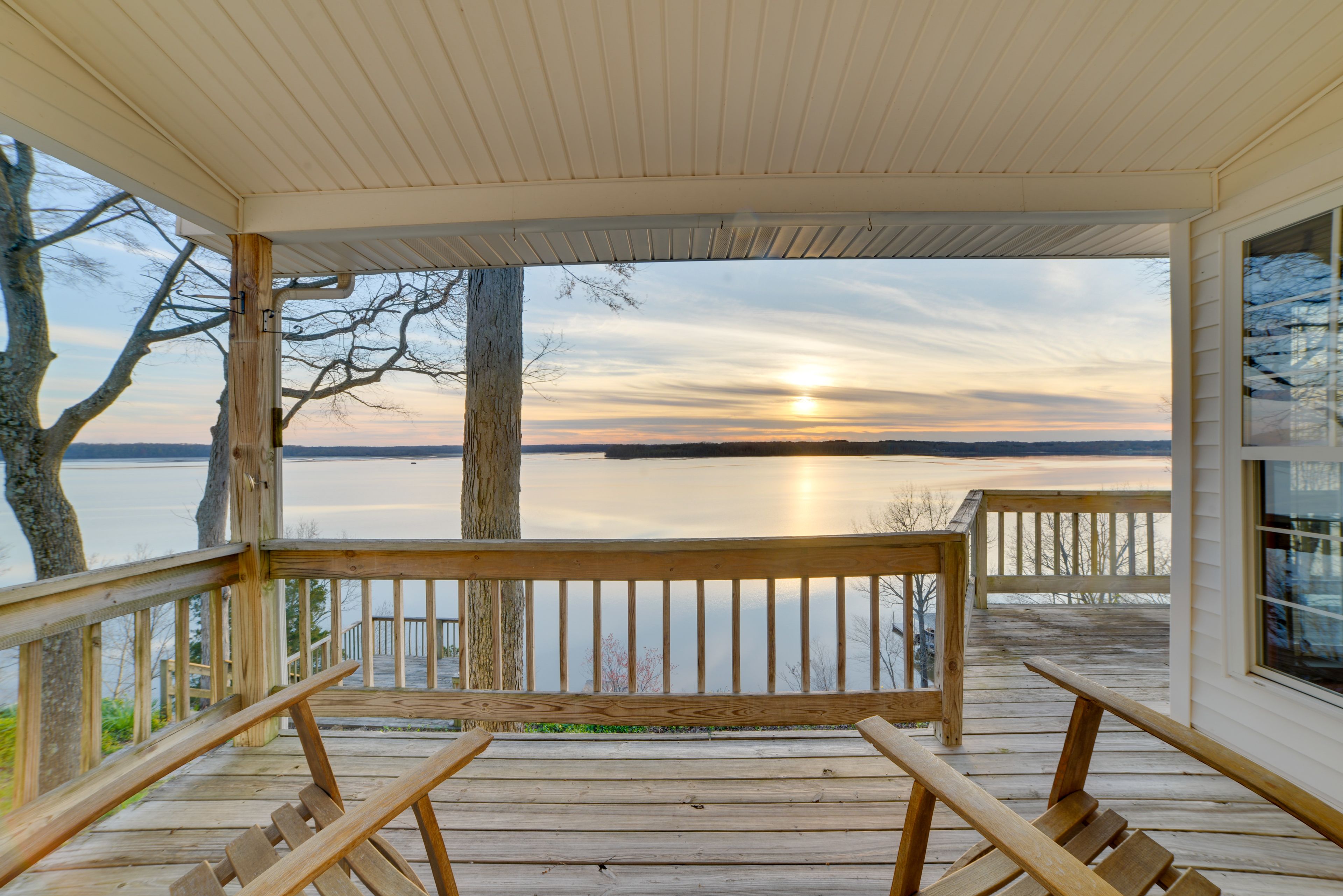 Deck | Dining Area | Gas Grill