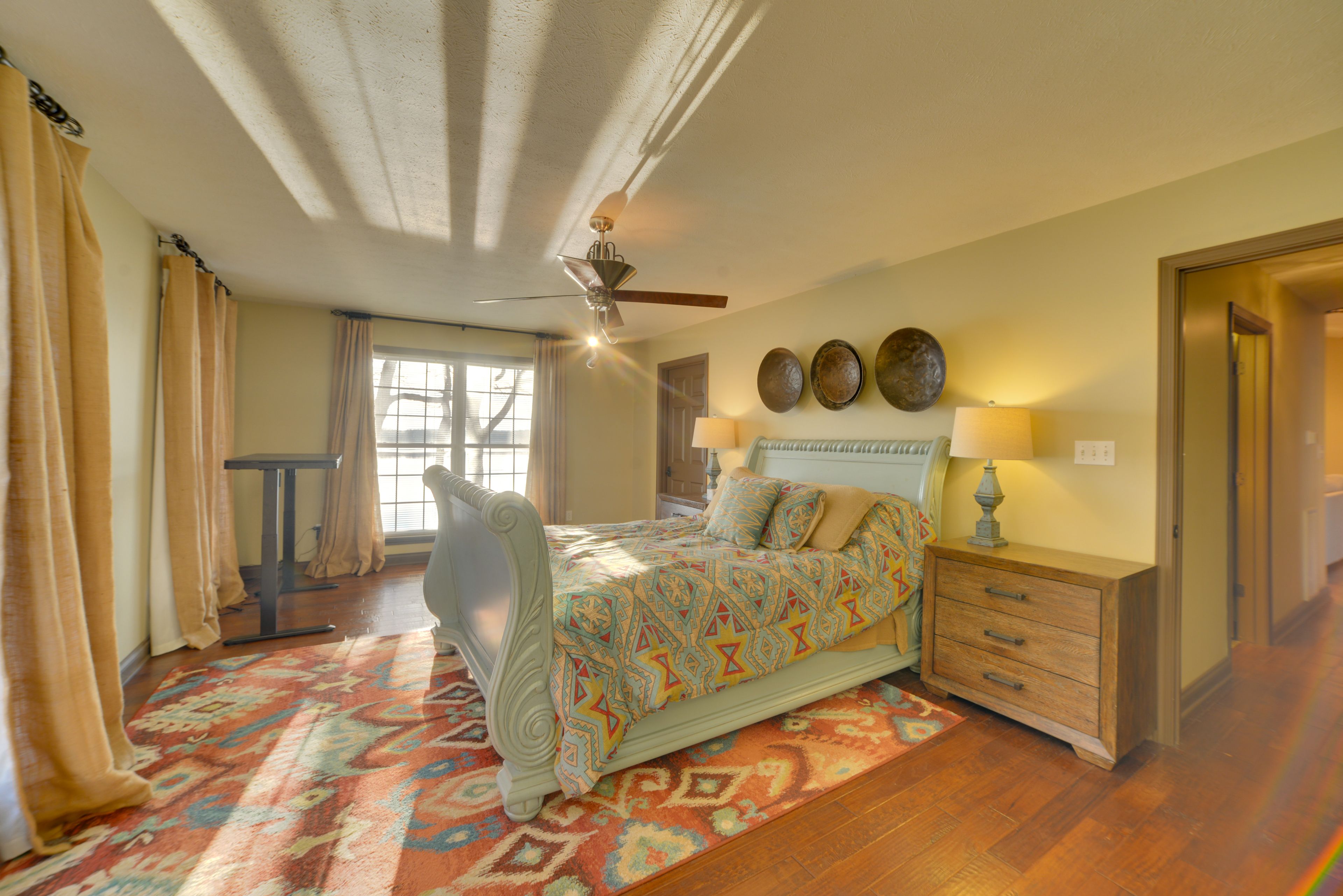 Bedroom 1 | Queen Bed | Smart TV