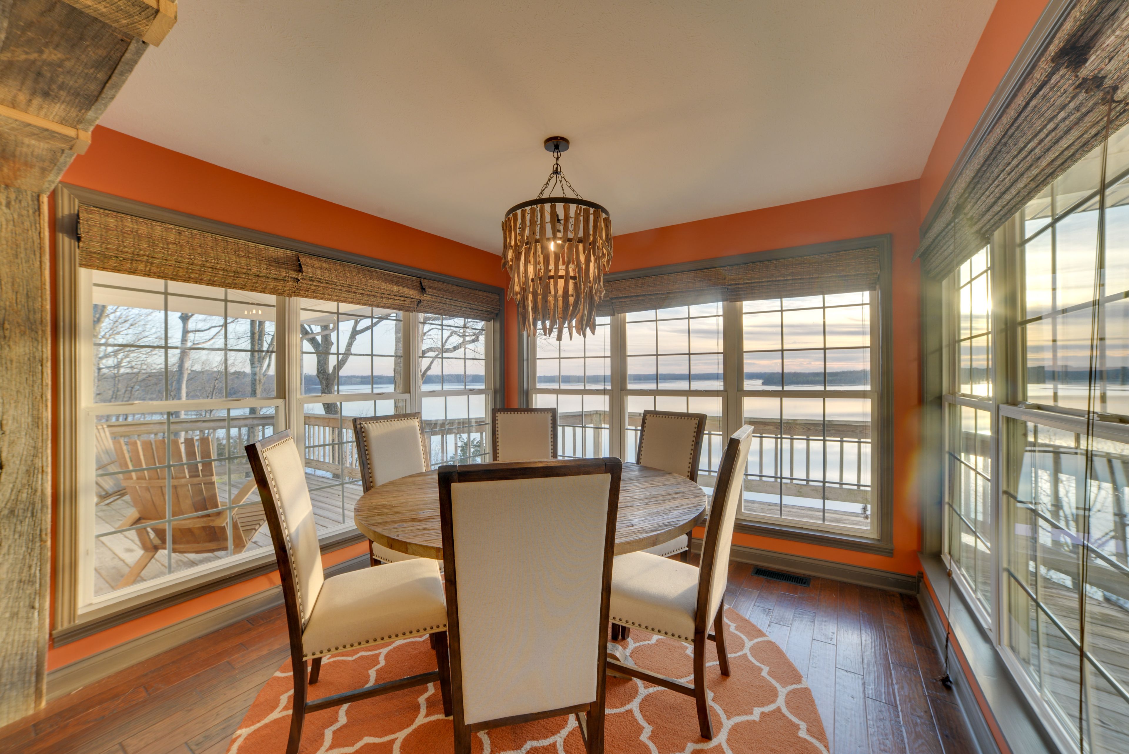 Additional Dining Area