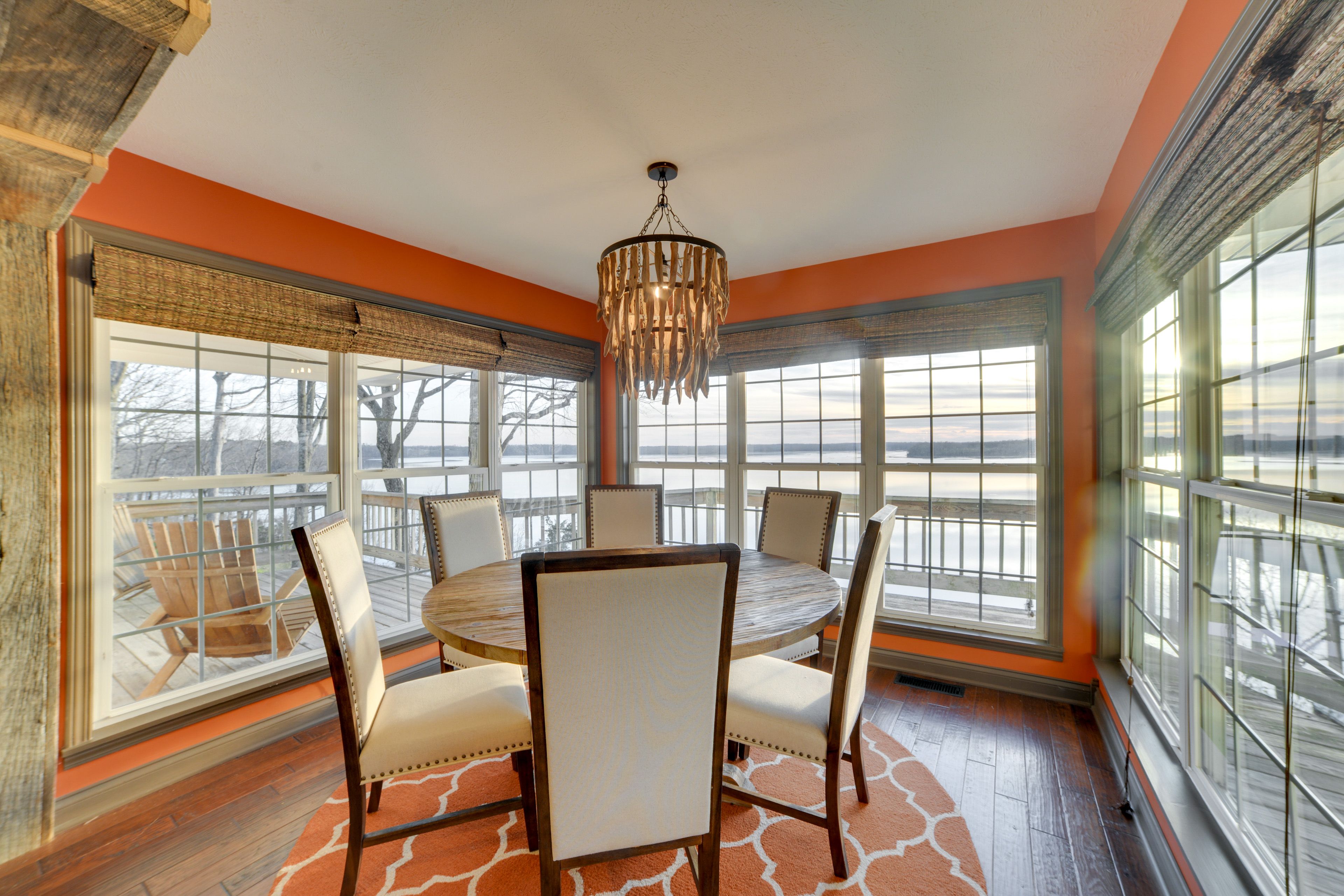 Additional Dining Area