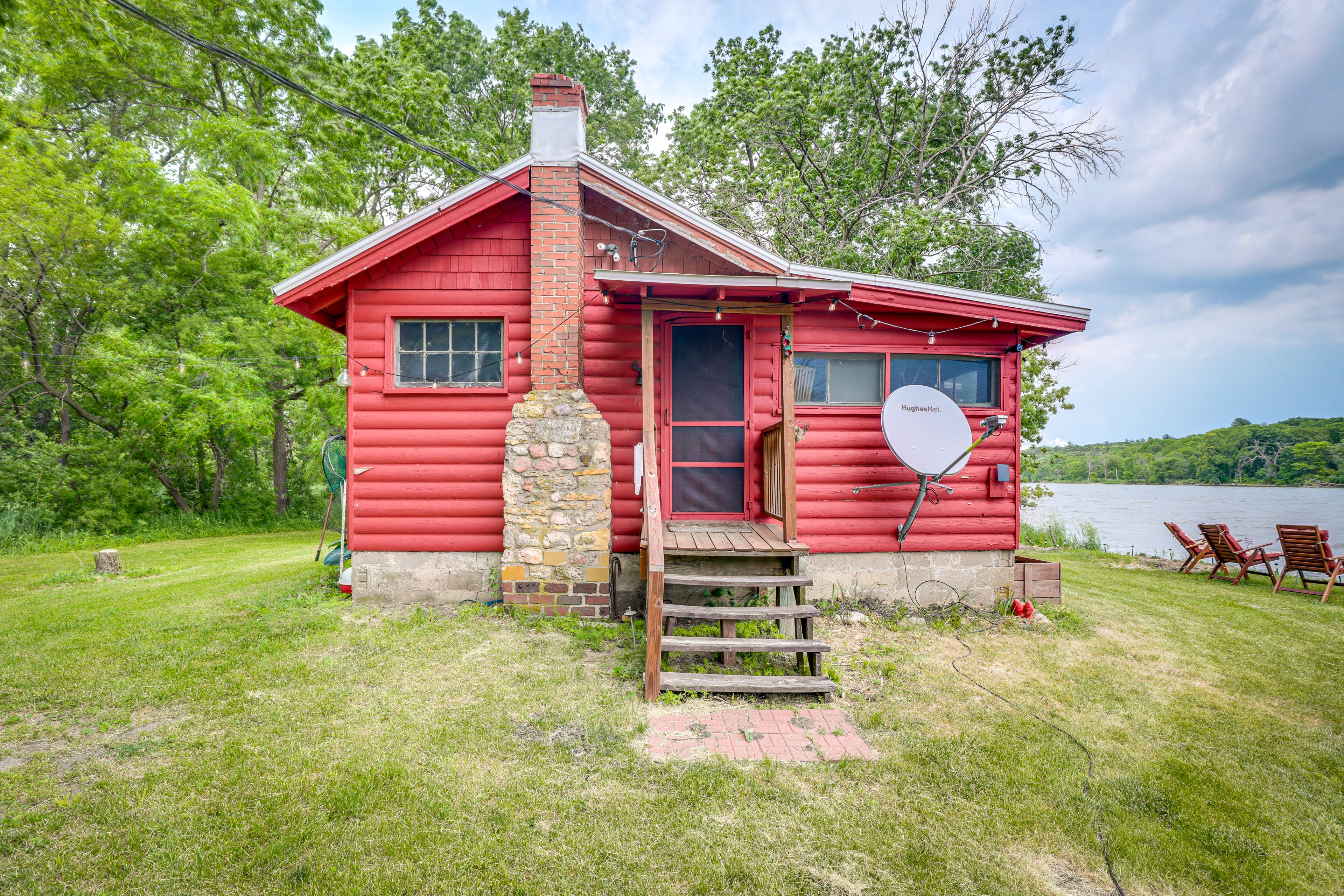 Cabin Entrance | Single Story