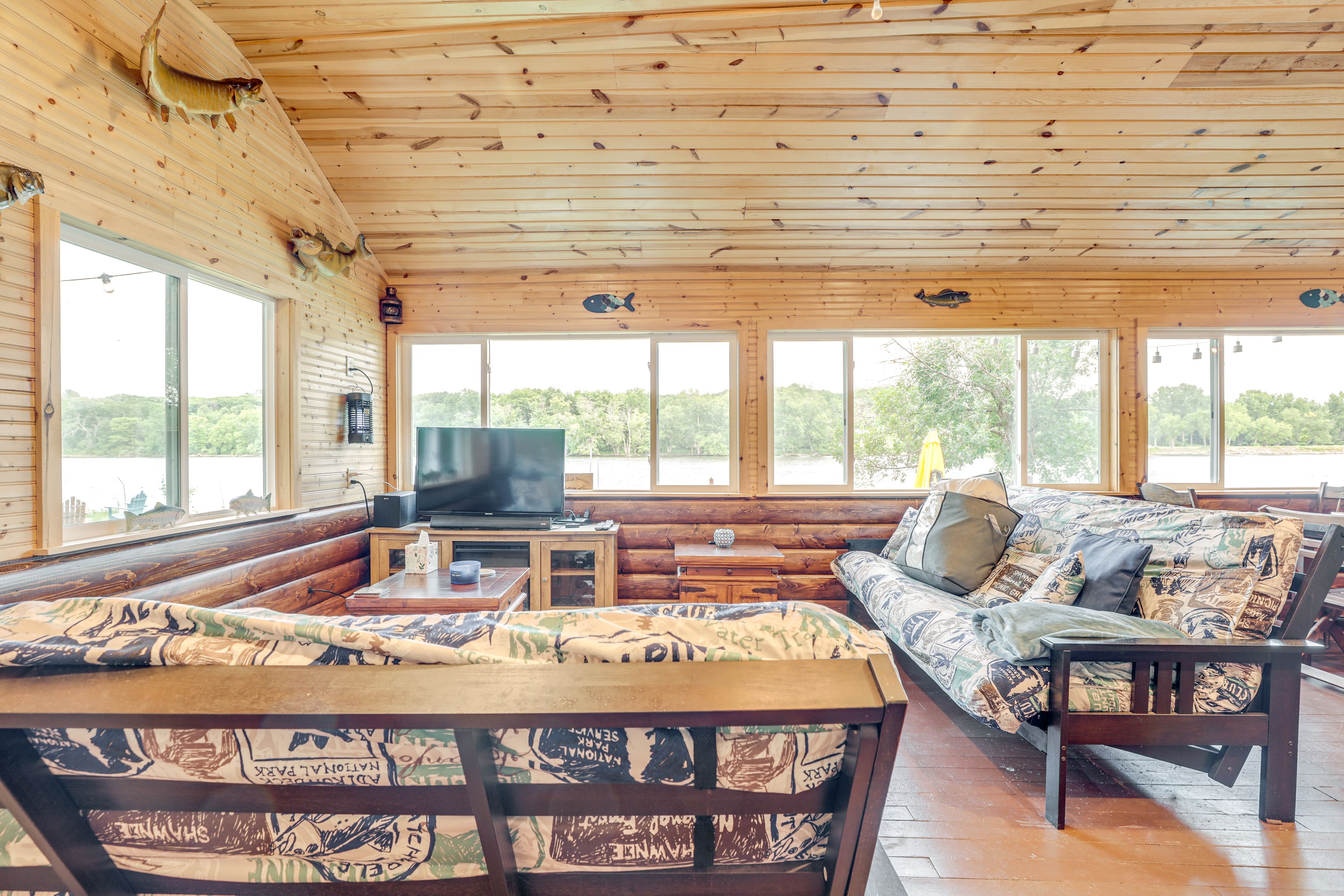 Living Room | Main Level | Smart TV | 2 Full Futons | Free WiFi