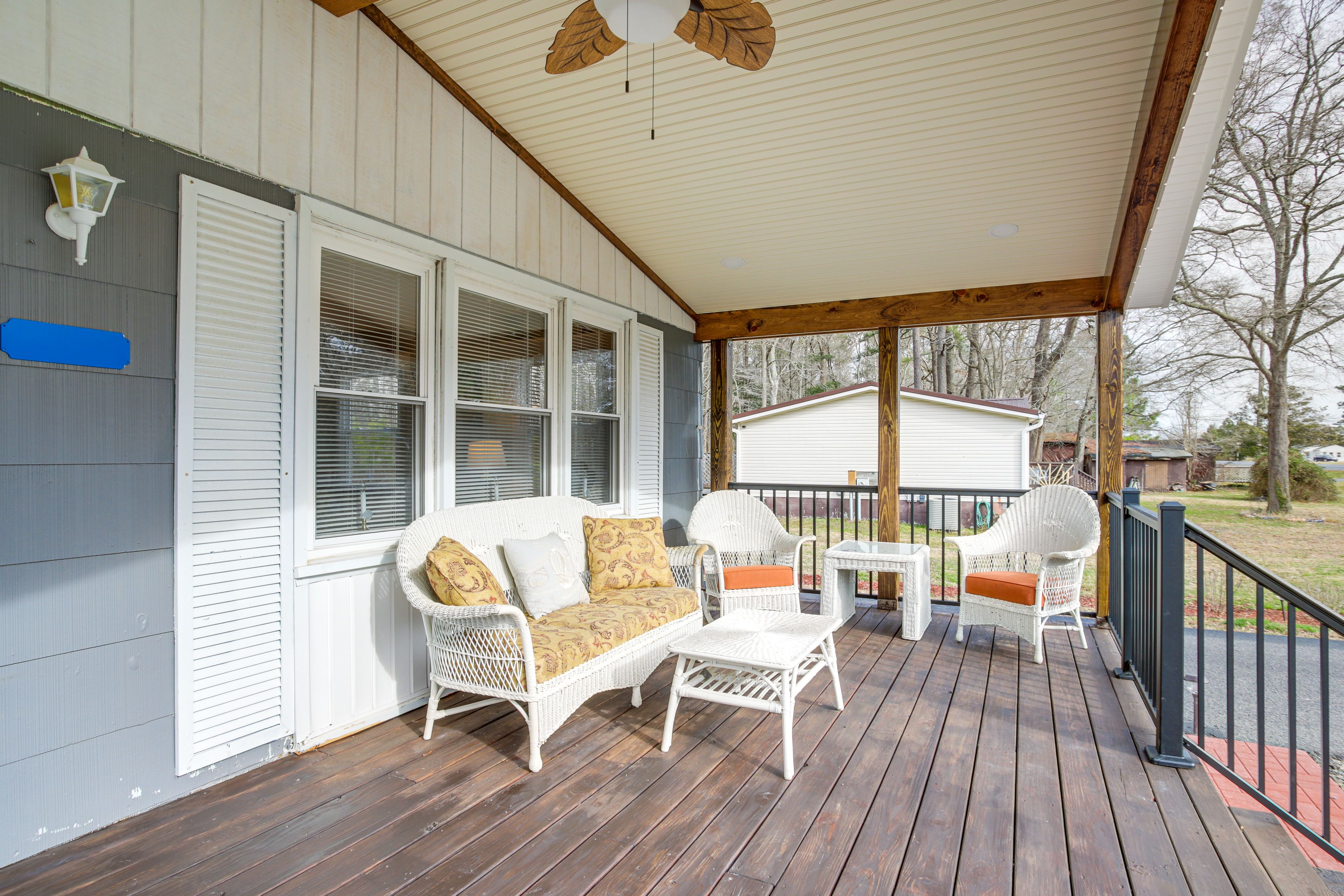 Private Deck | Keyless Entry