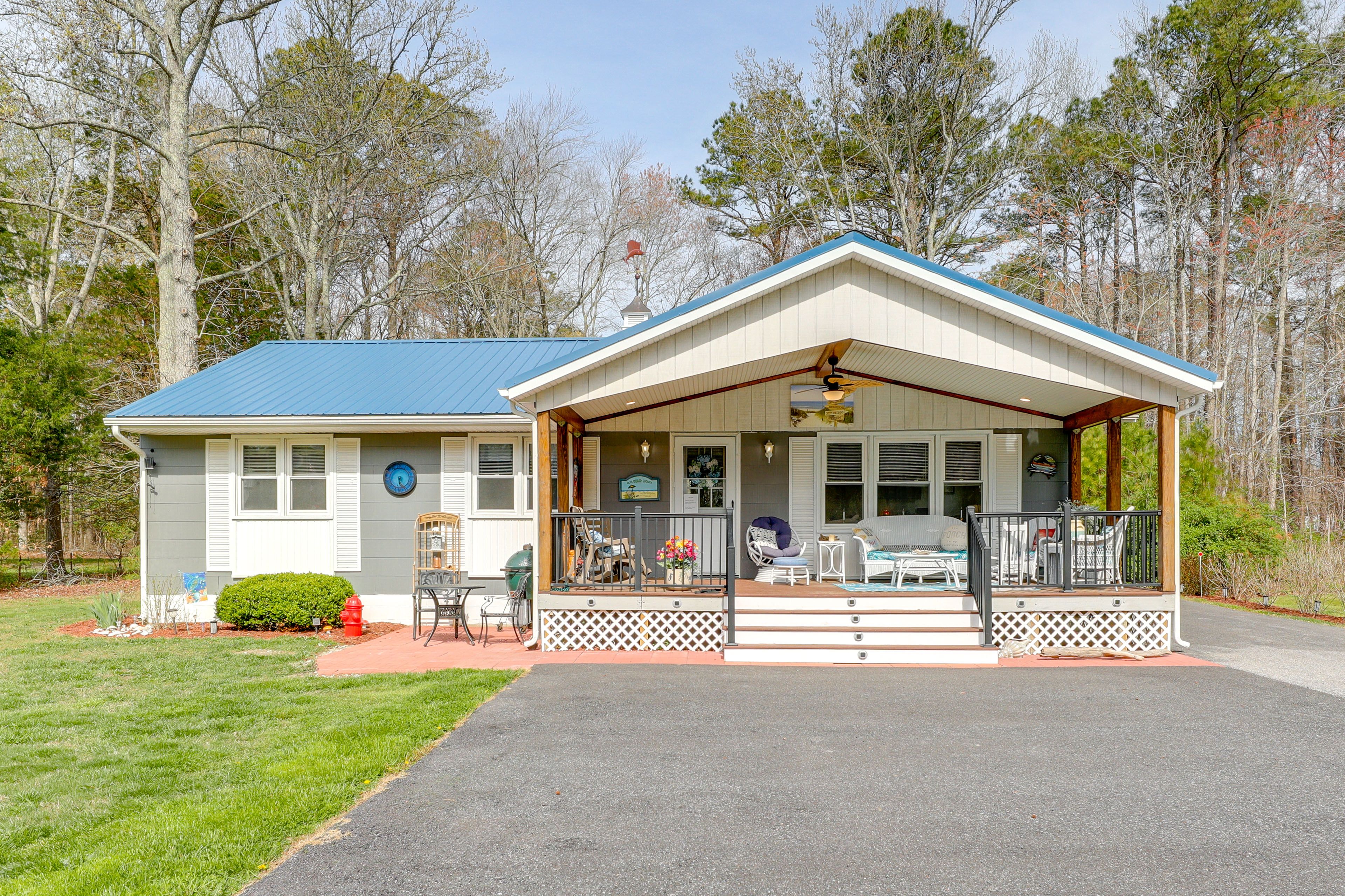 Berlin Vacation Rental | 3BR | 1.5BA | 1,300 Sq Ft | Stairs Required to Access