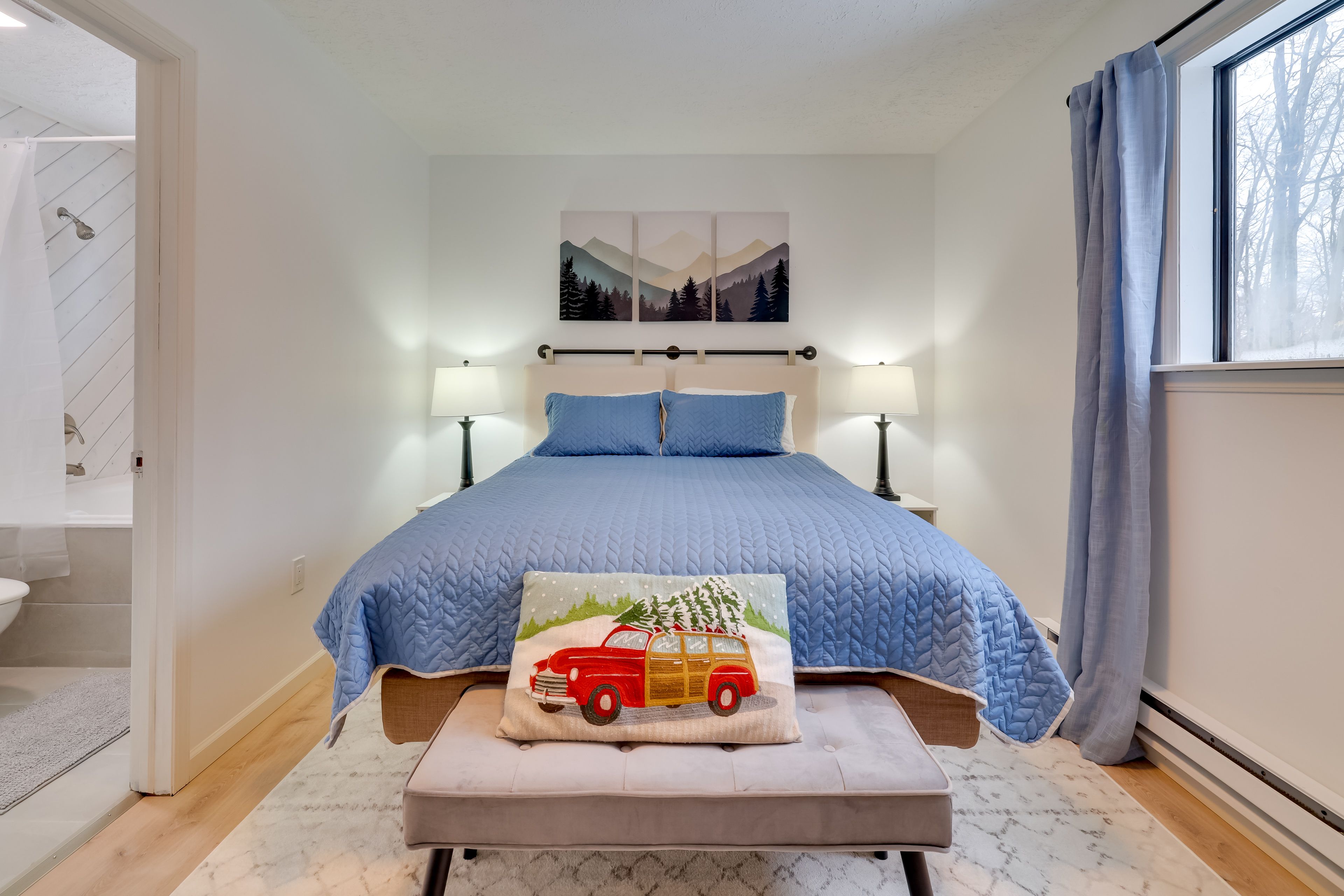 Bedroom 2 | 2nd Floor | Queen Bed