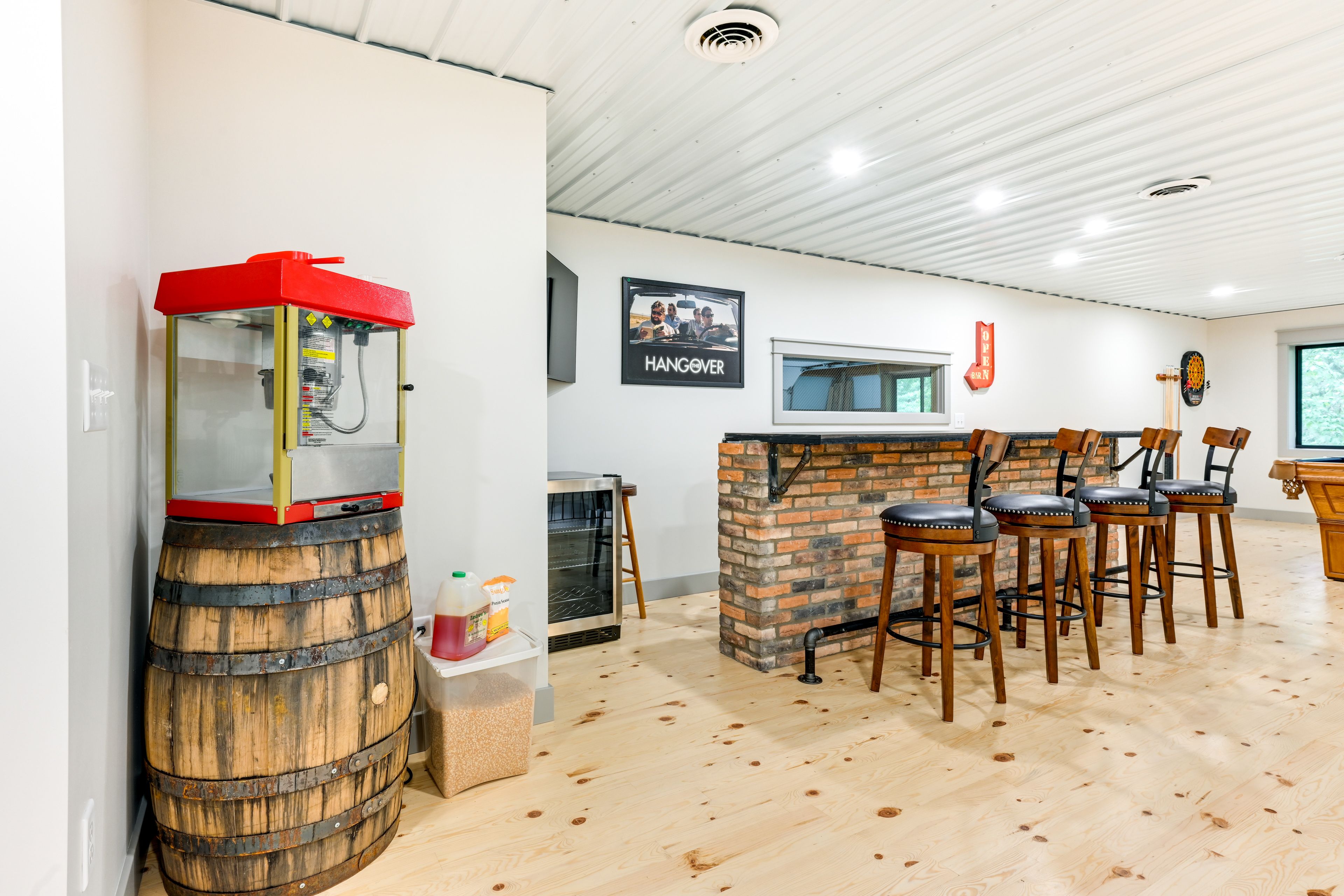 Game Room Loft | 2nd Floor | Popcorn Maker | Bar | Smart TV w/ Cable