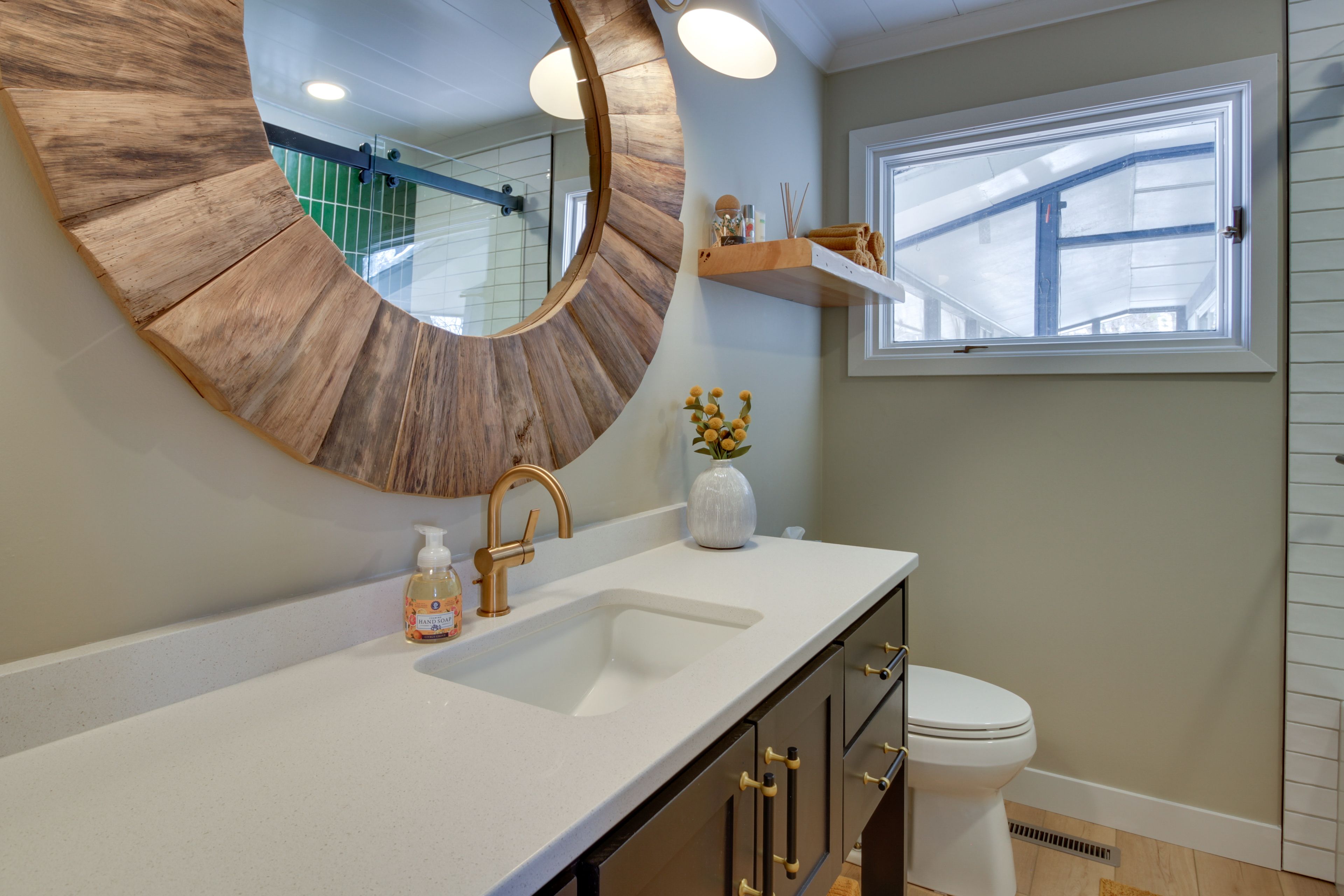 Full Bathroom | Hair Dryer