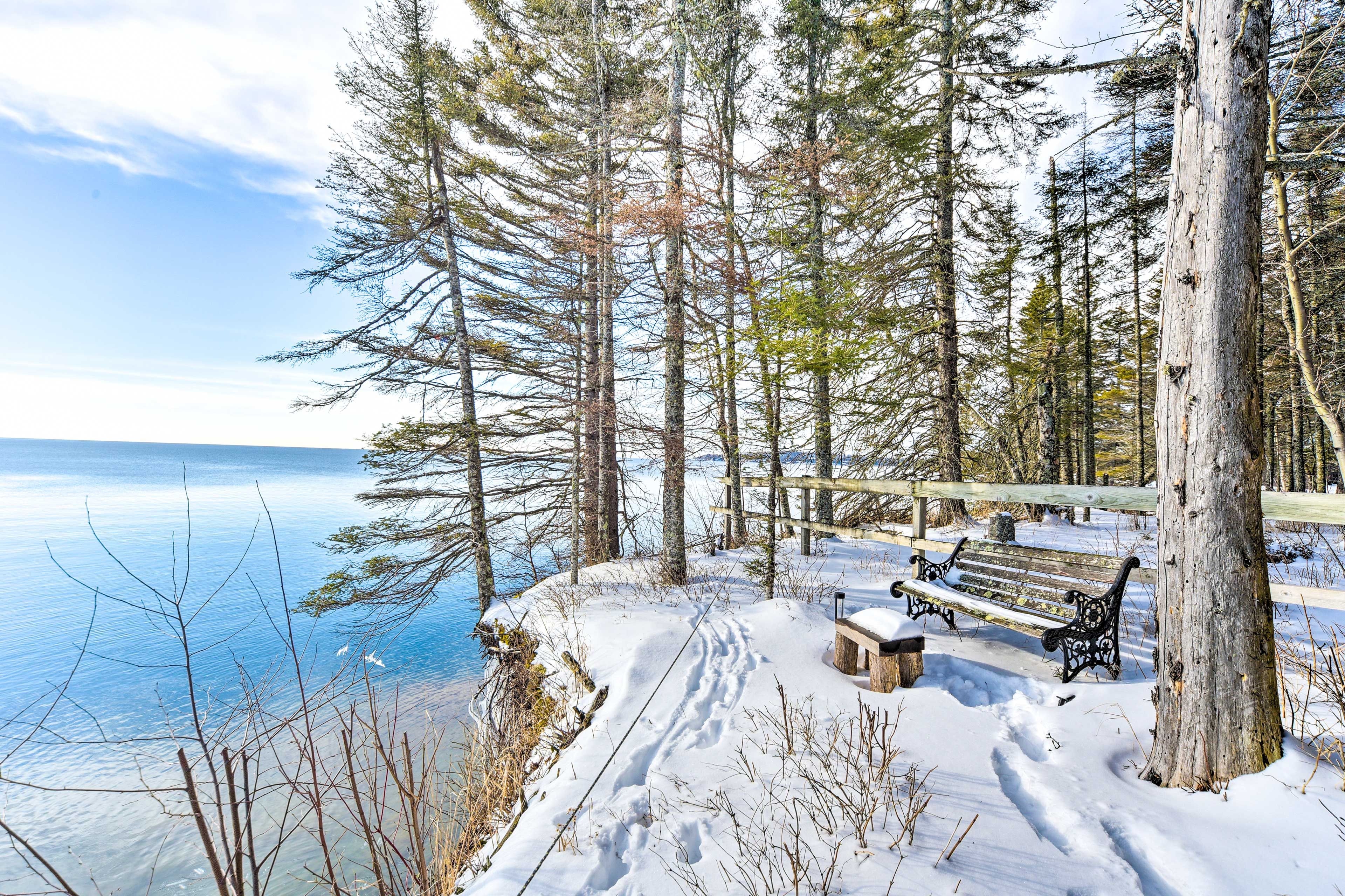 Multiple Lakefront Seating Areas