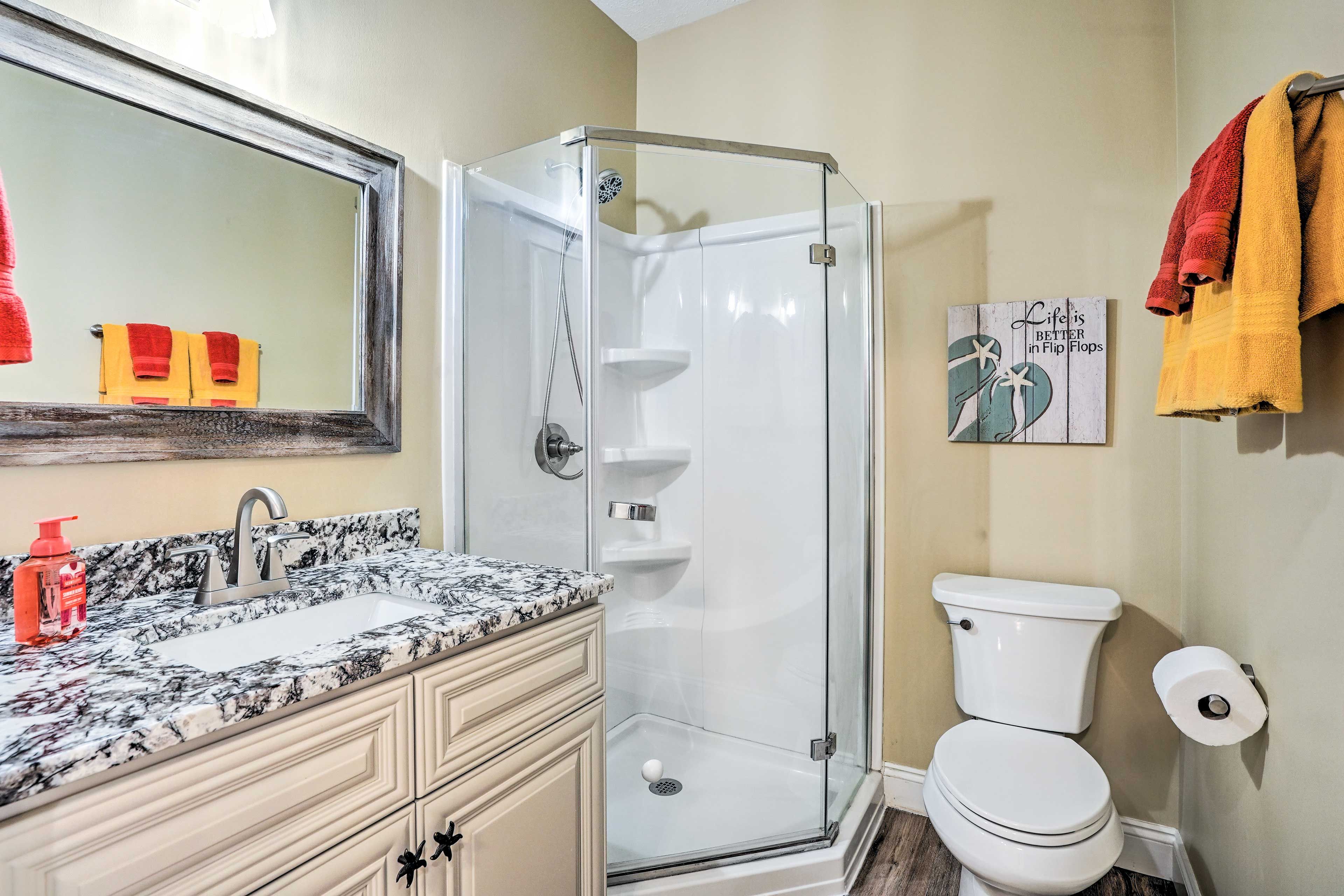 Full Bathroom | Complimentary Toiletries | Towels Provided | Hair Dryer