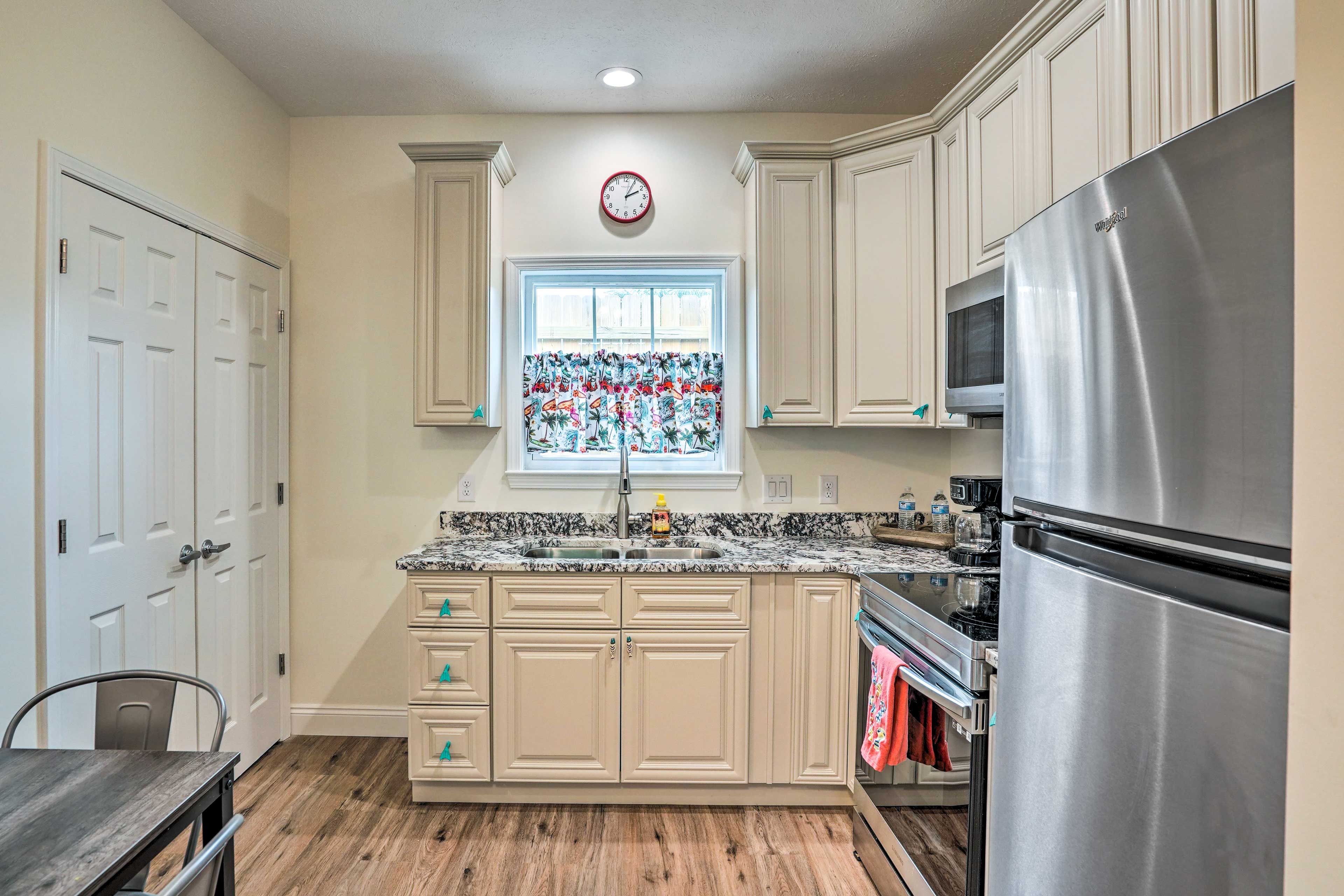 Kitchen | Cooking Basics | Coffee Maker | Stove/Oven