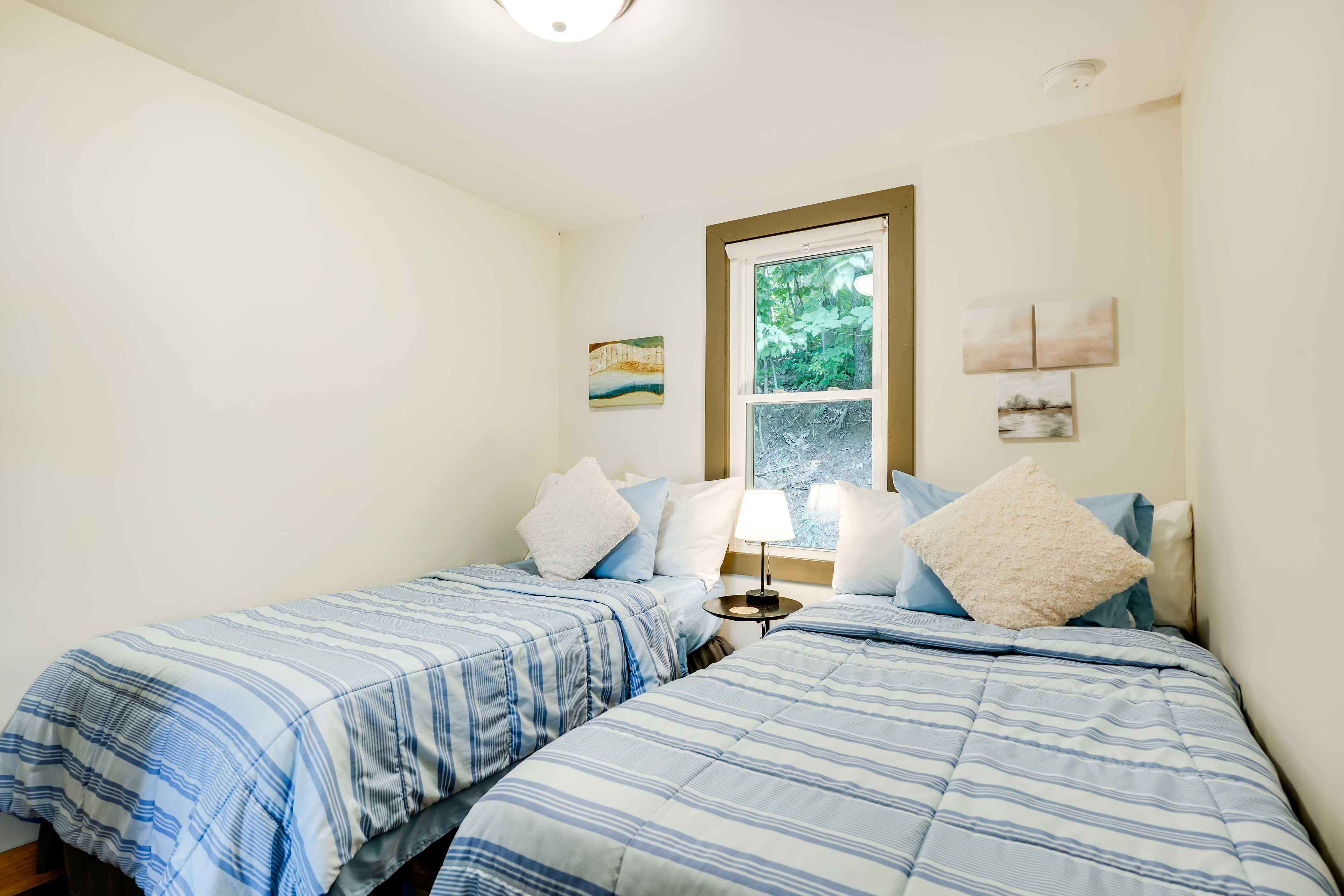 Bedroom 2 | 2 Twin Beds