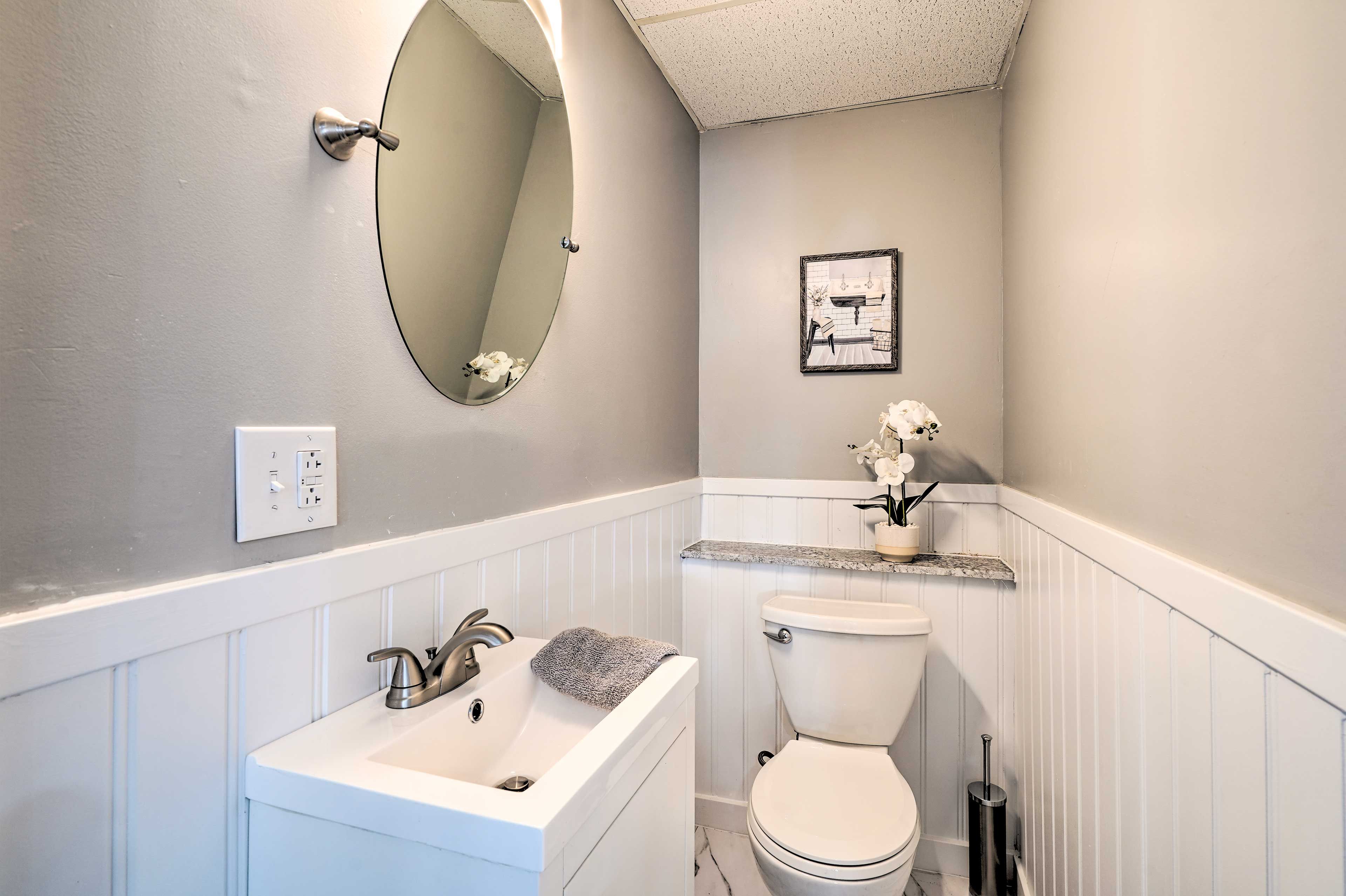 Half Bathroom | 1st Floor
