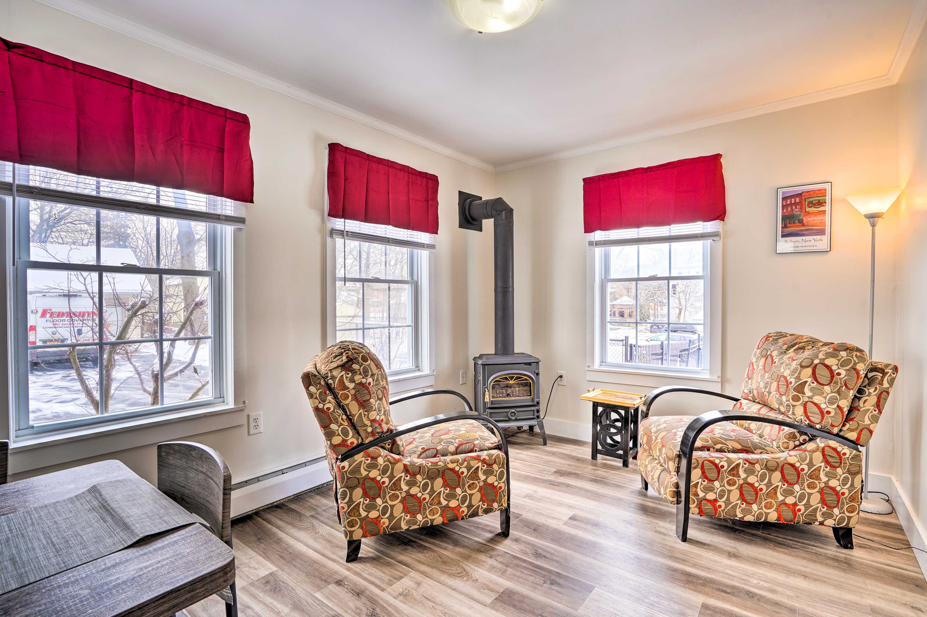 Sitting Area | Electric Fireplace