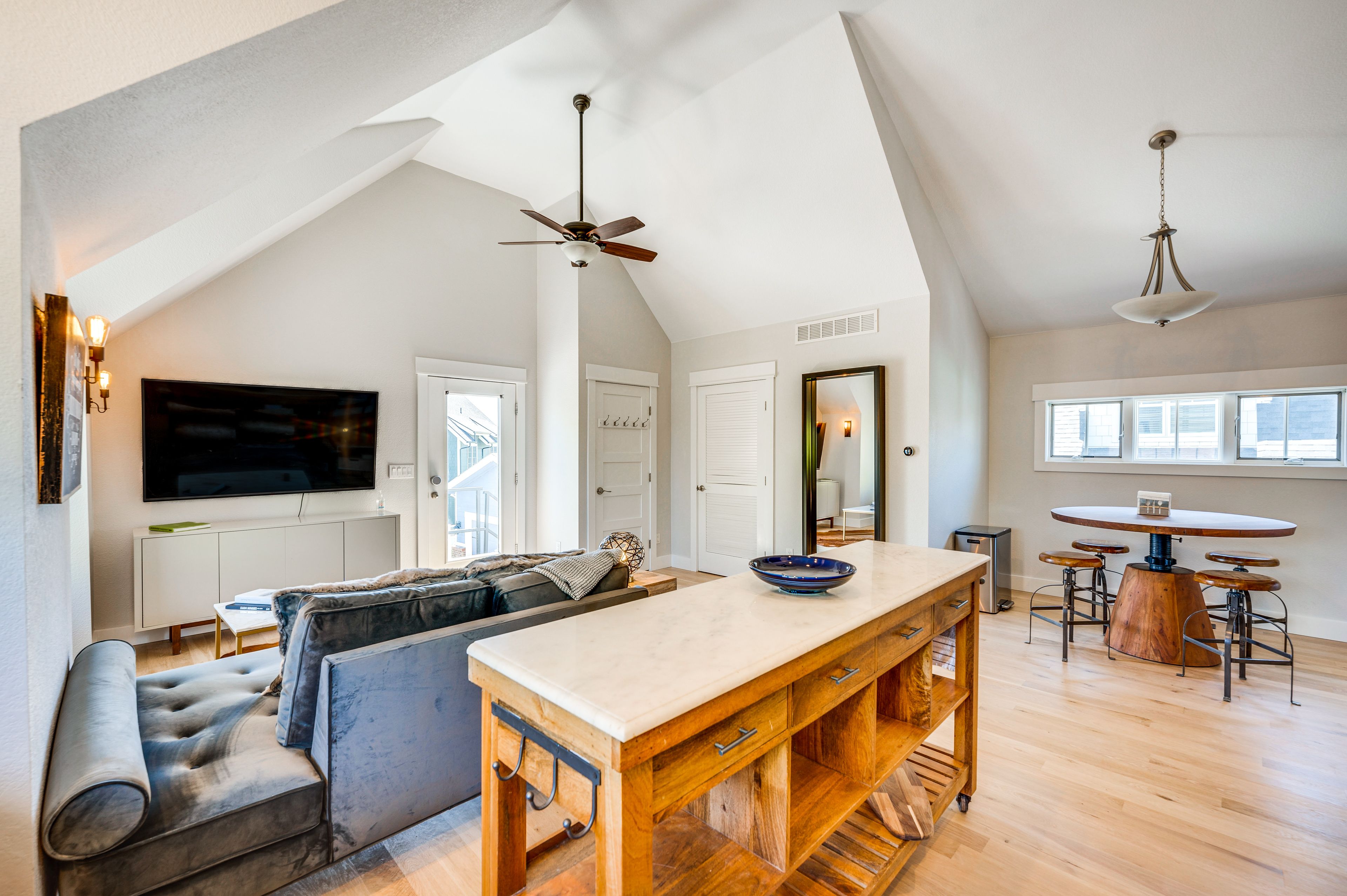 Living Room | Free WiFi | Central A/C | Smart TV | Sleeper Sofa