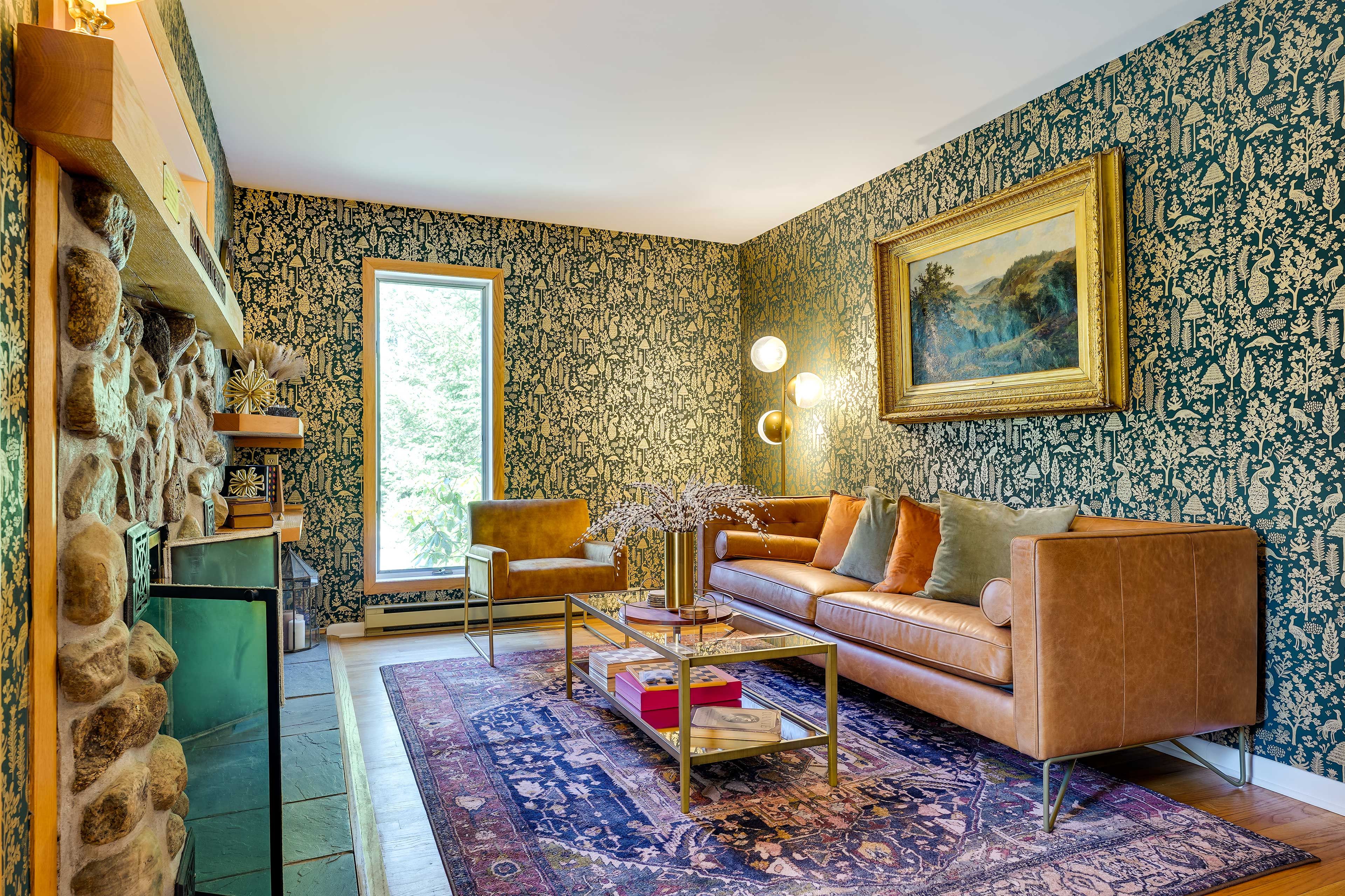 Lounge Room | Gas Fireplace | Piano