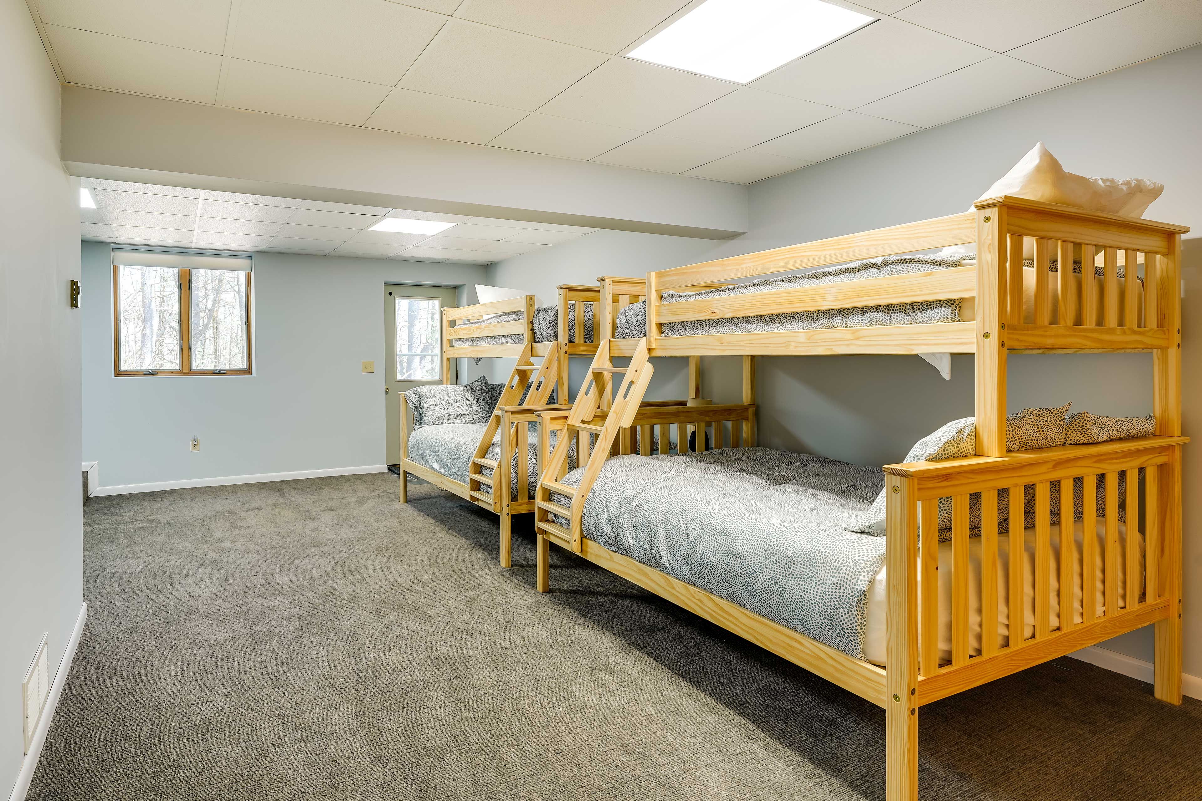 Bedroom 3 (Kids Room) | 2 Twin/Full Bunk Beds | Ground Floor