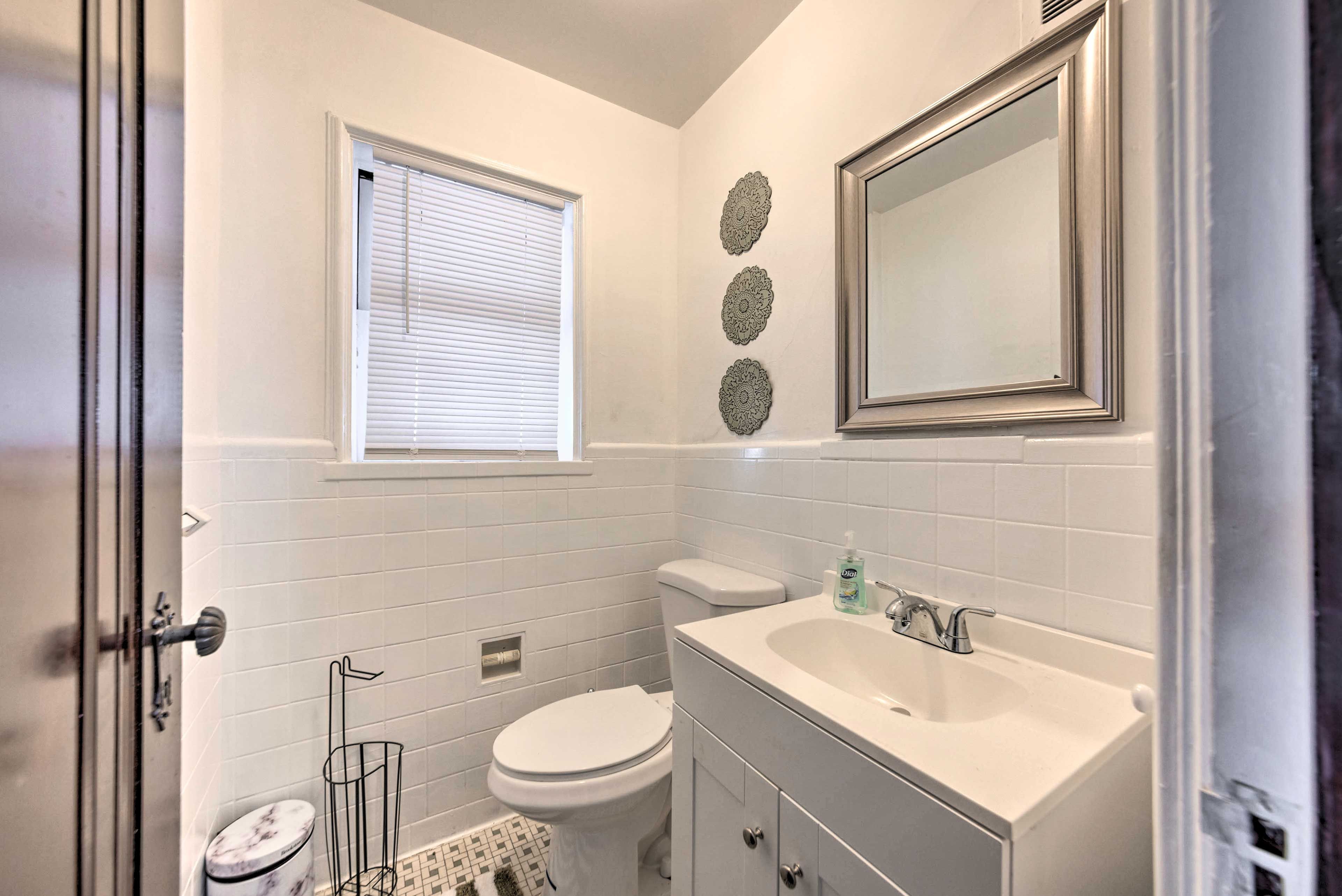 Half Bathroom | 1st Floor