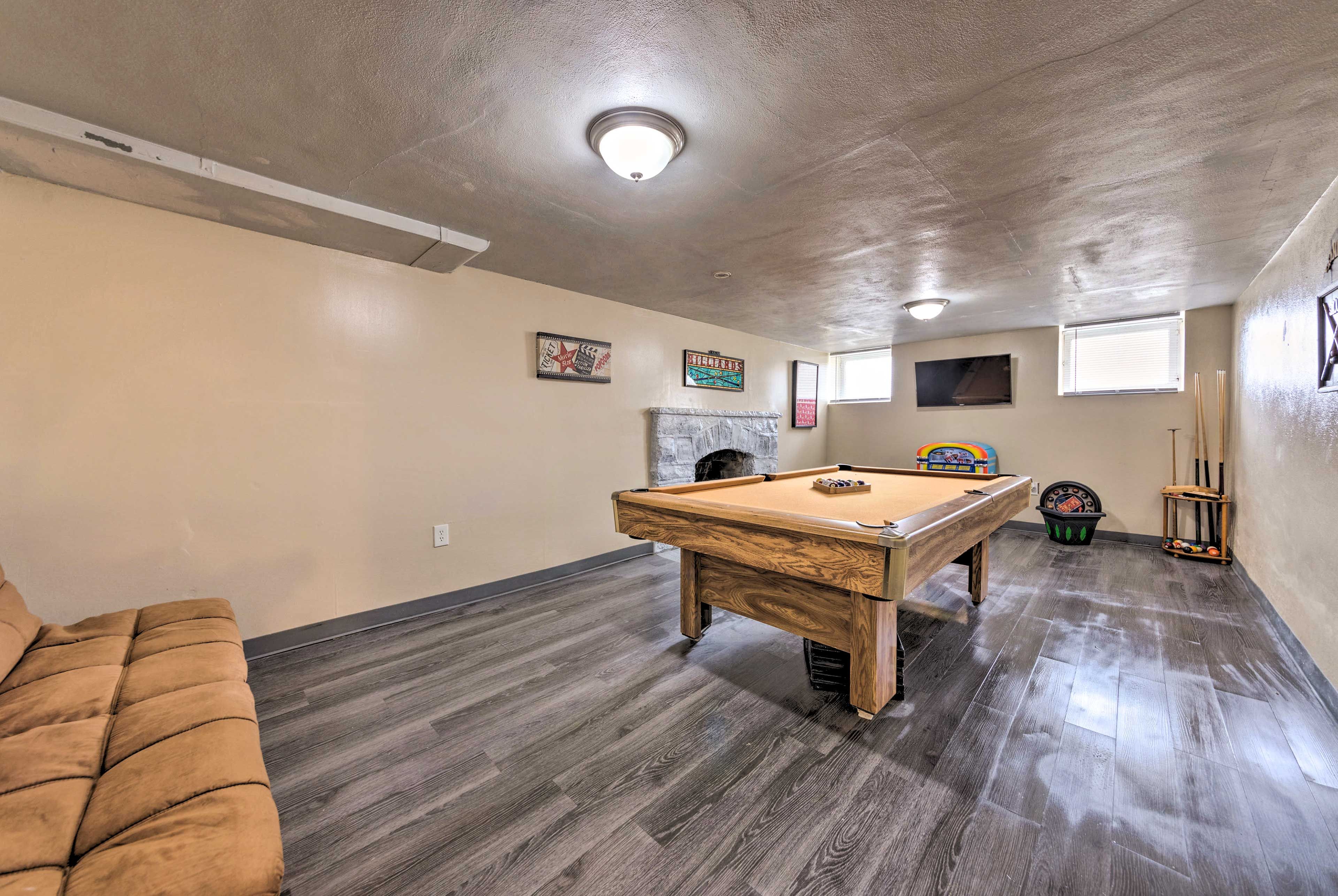 Game Room | Basement | Smart TV