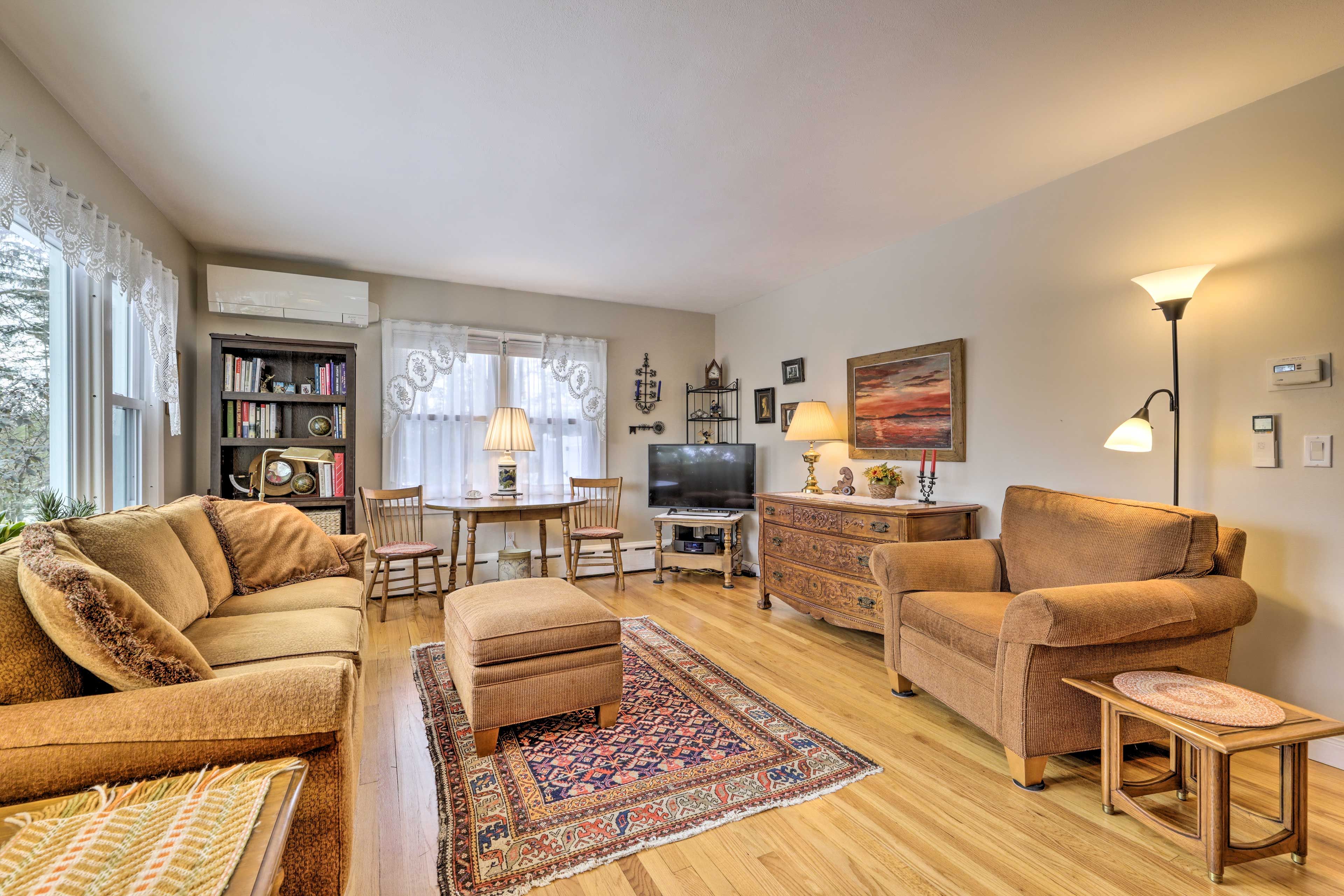 Hadley Vacation Rental | 3BR | 2BA | 1,710 Sq Ft | Stairs Required