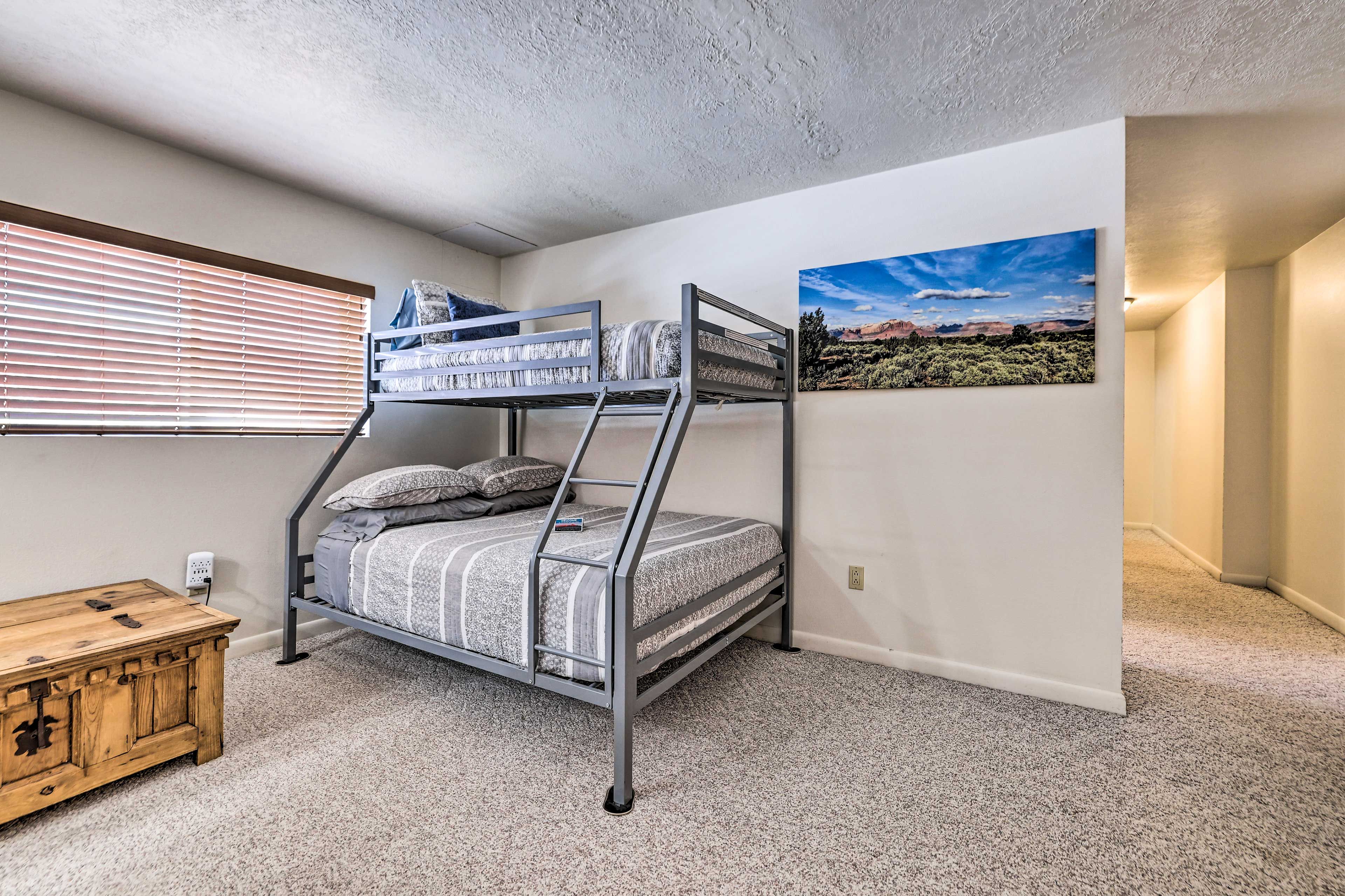 Family Room | Twin/Full Bunk Bed
