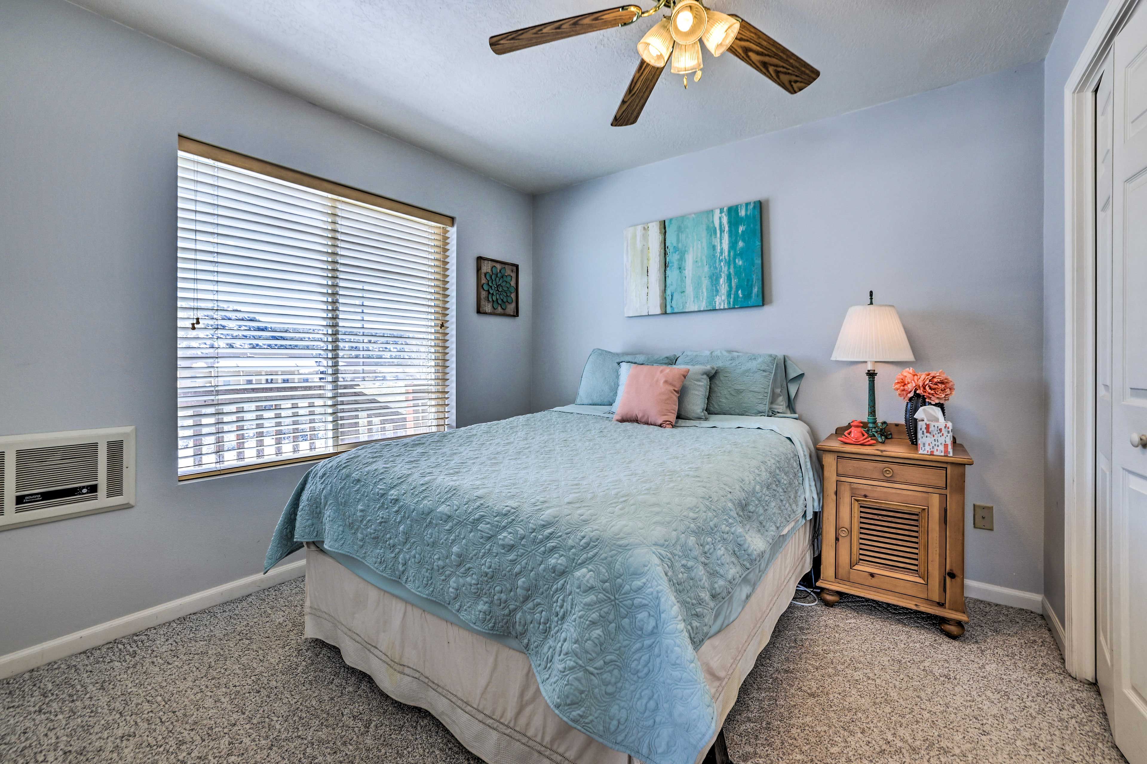 Bedroom 2 | Queen Bed