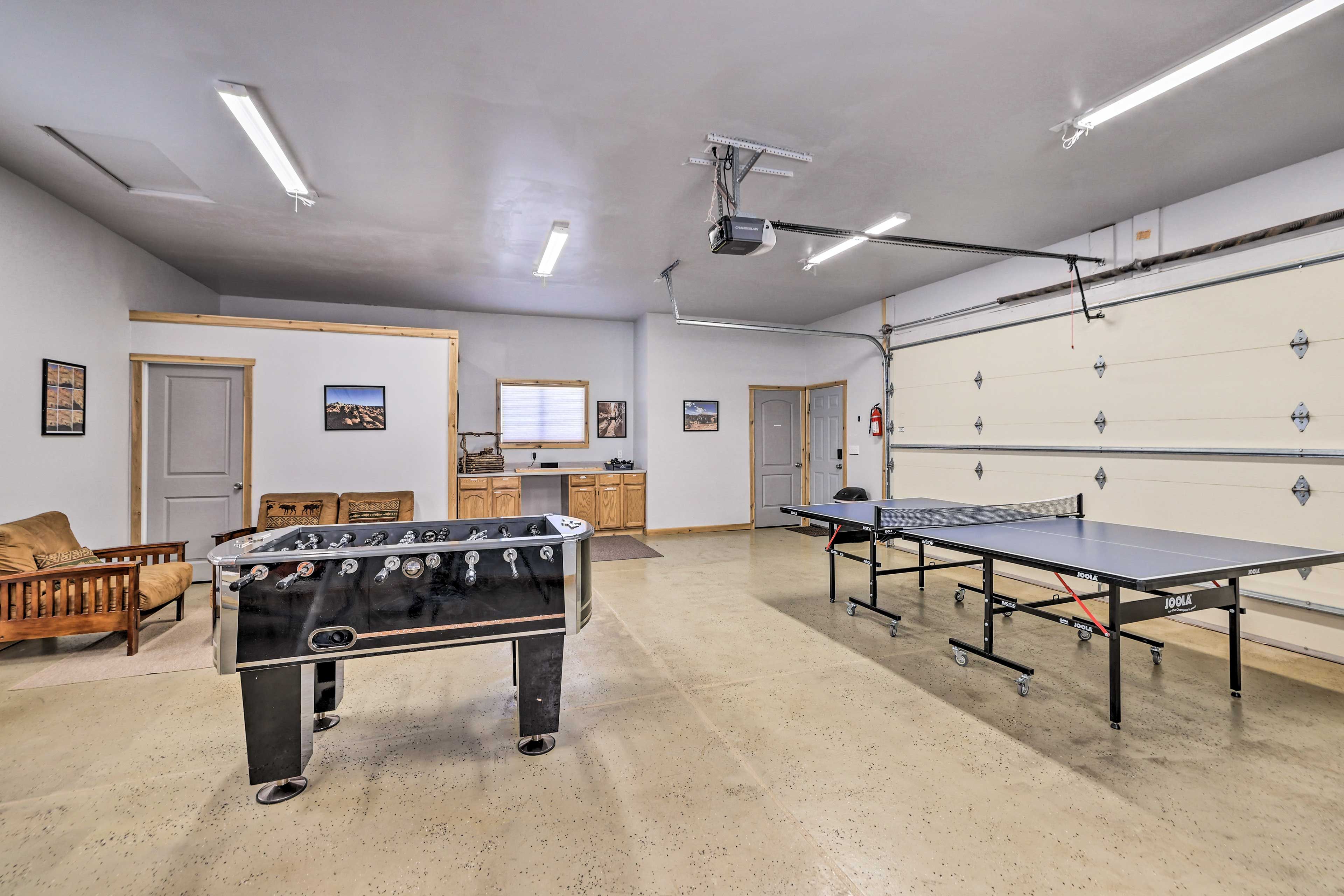 Ping-Pong Table | Foosball Table | Basketball Arcade Game