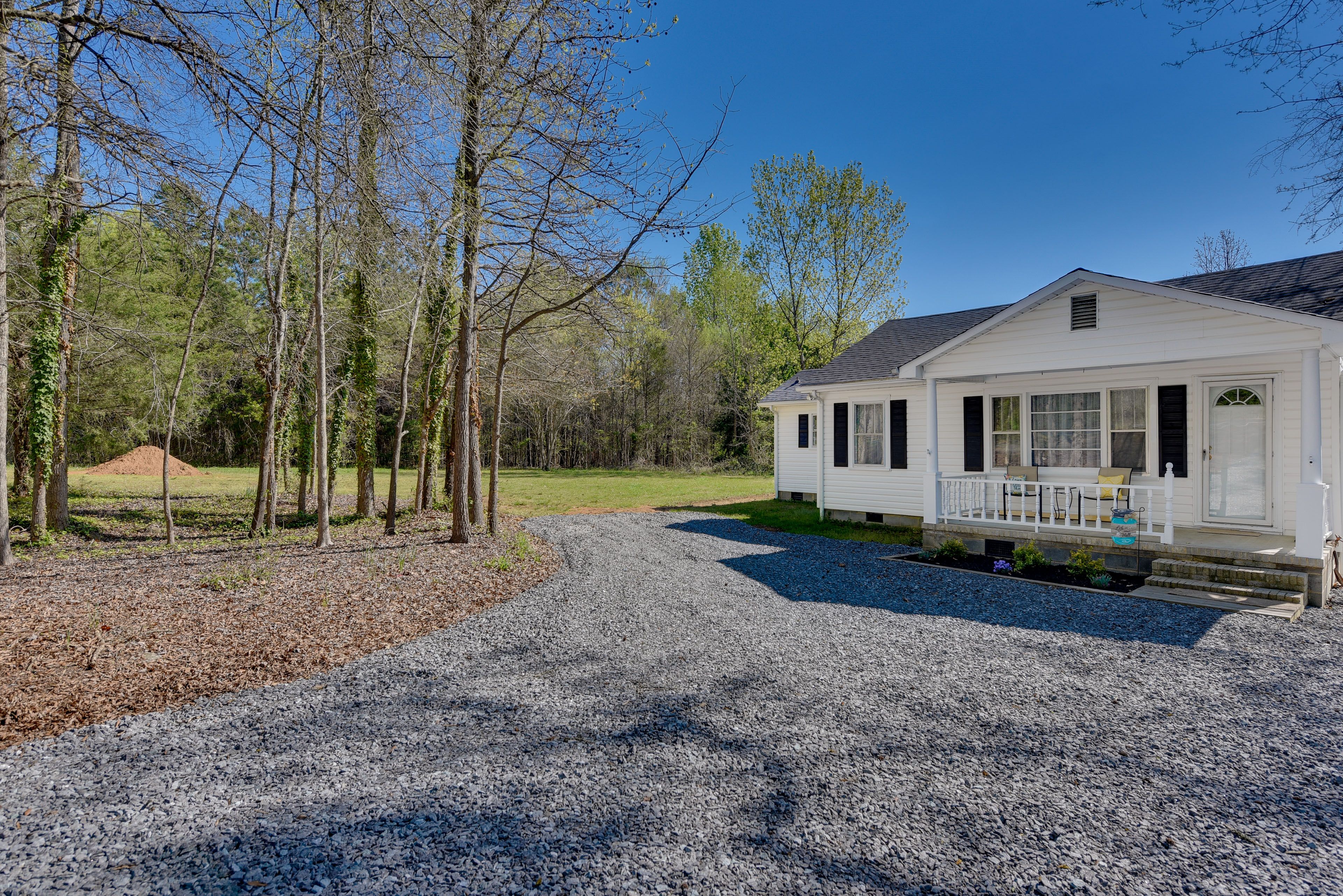 Parking | Driveway (7 Vehicles) | RV/Trailer Parking