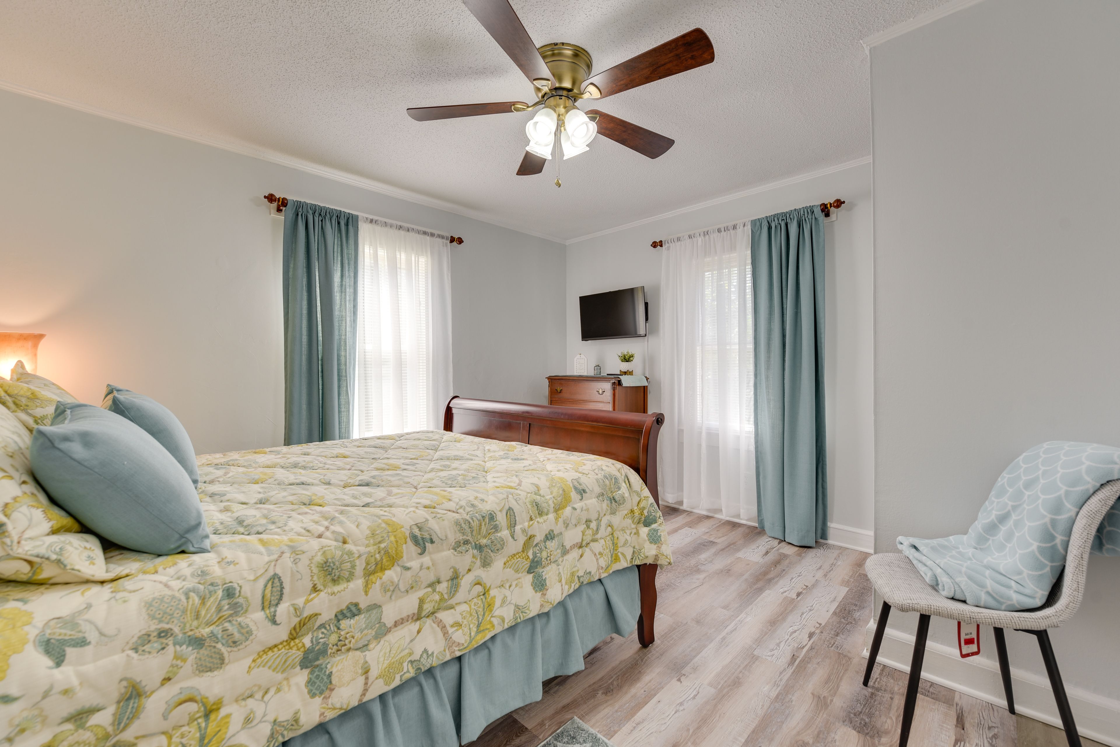 Bedroom 1 | Queen Bed | Smart TV | Linens Provided