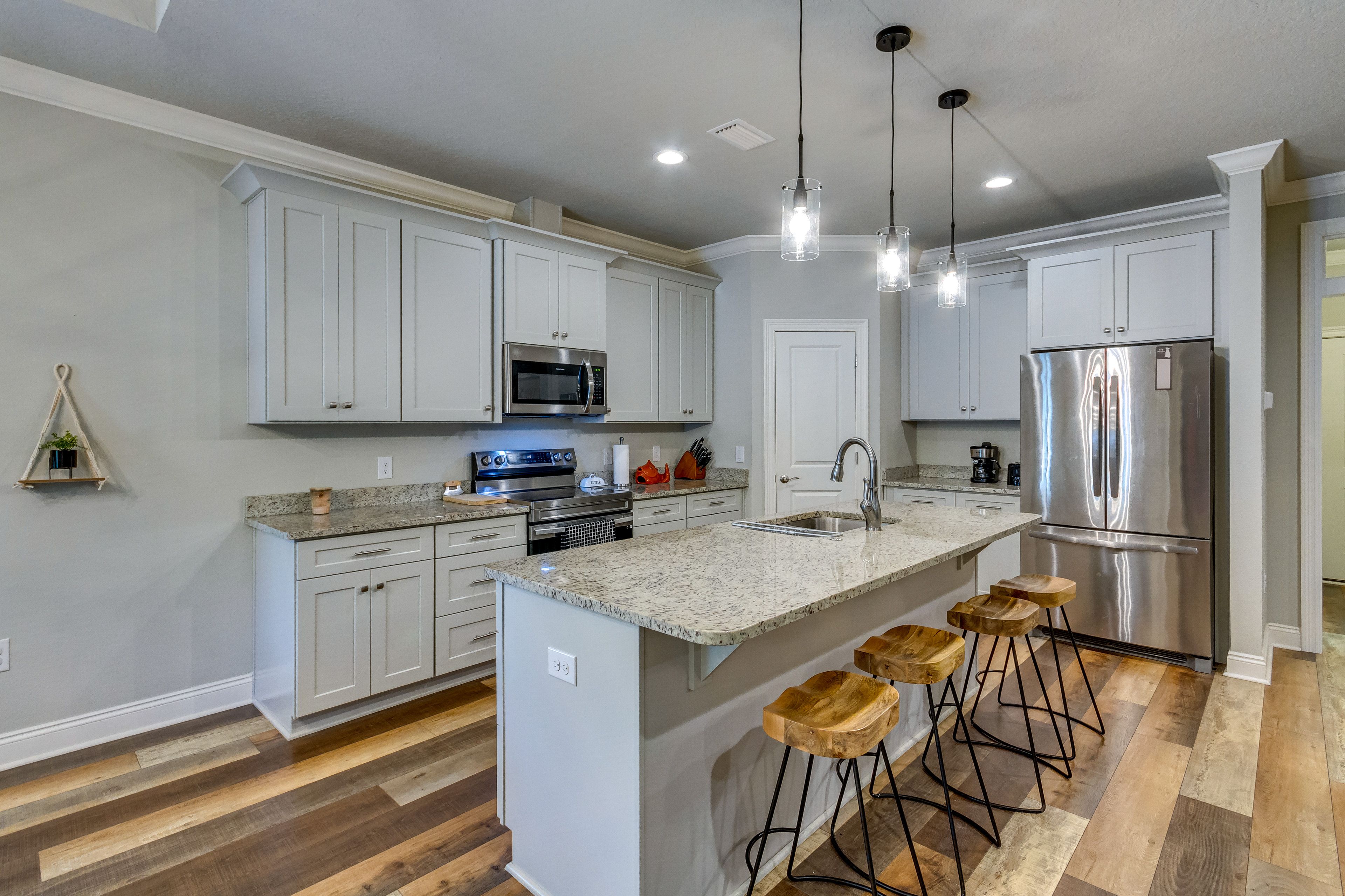 Kitchen | Equipped w/ Cooking Basics