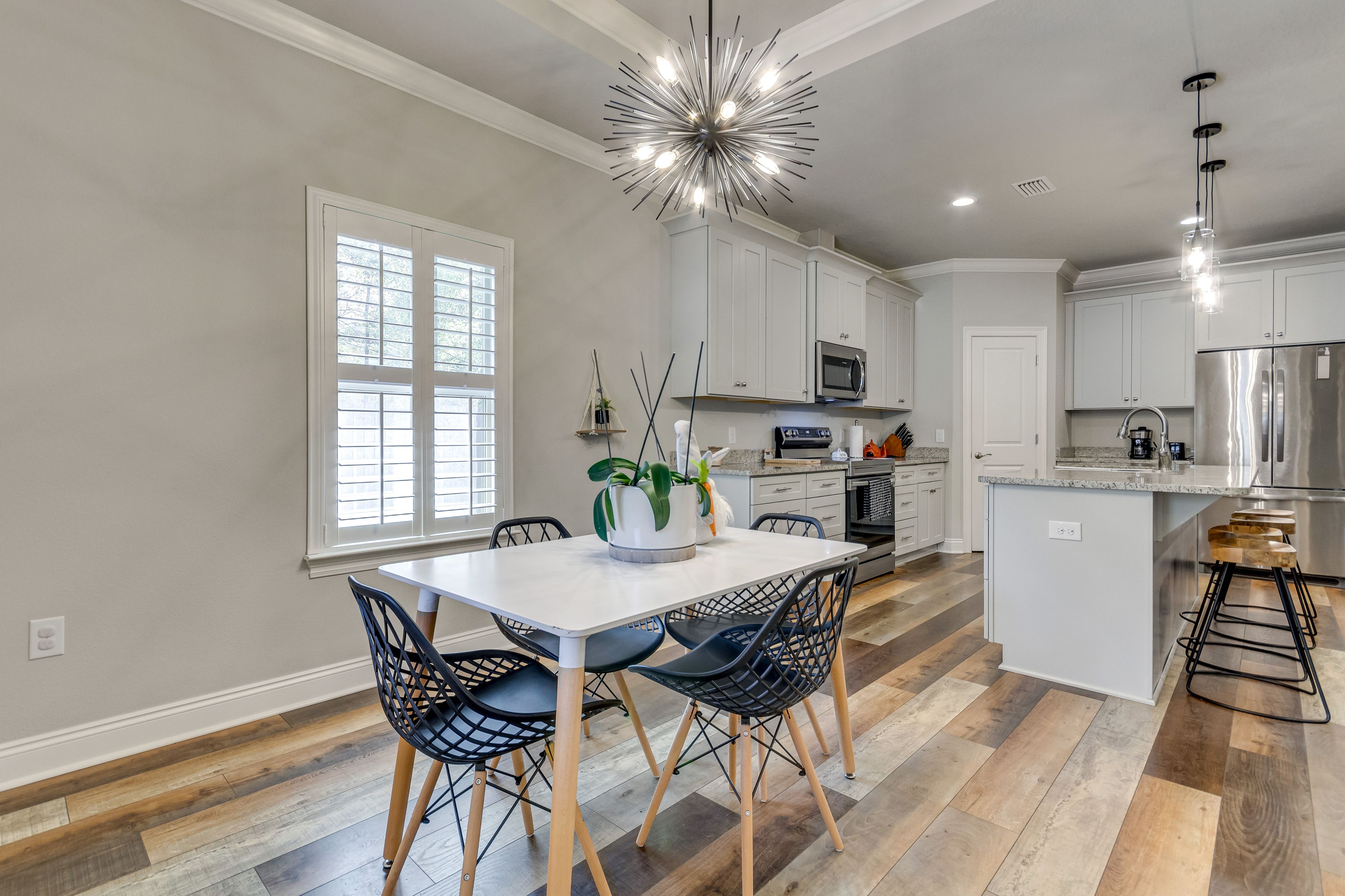 Kitchen & Dining Area | Keyless Entry