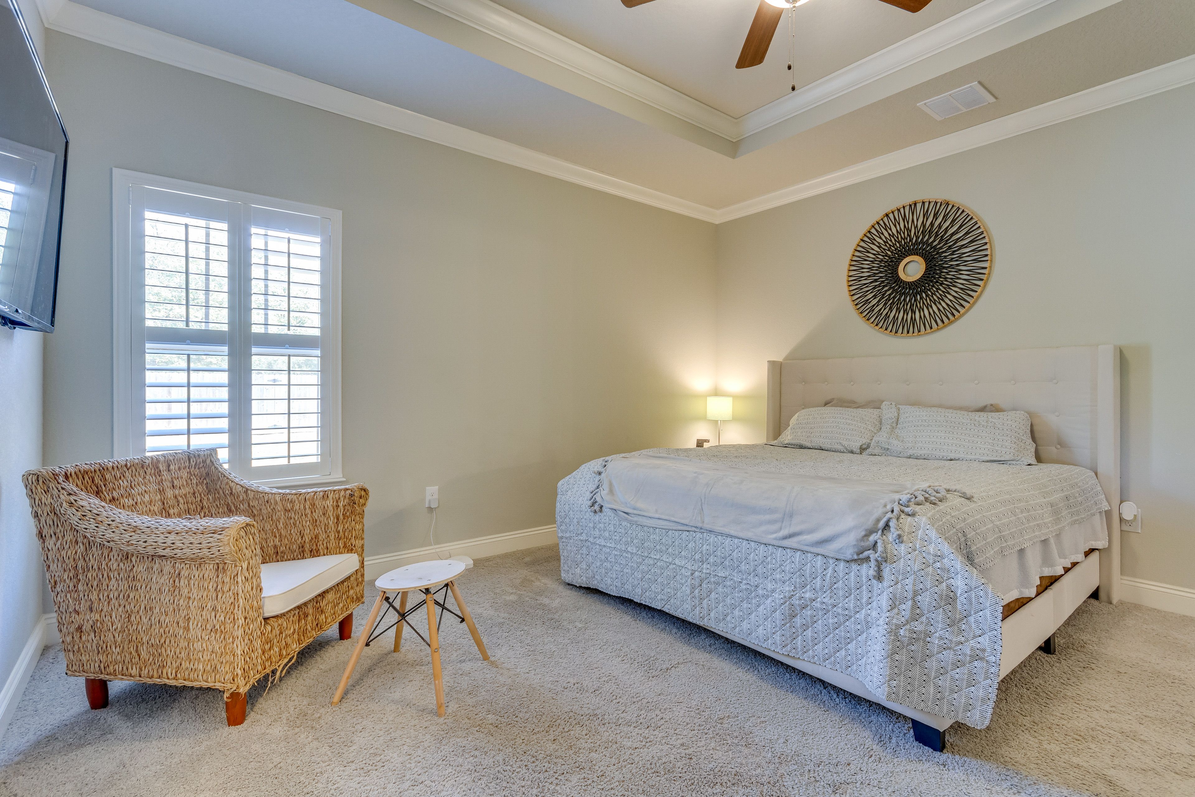 Bedroom 1 | King Bed | Laptop-Friendly Workspace | En-Suite Bathroom