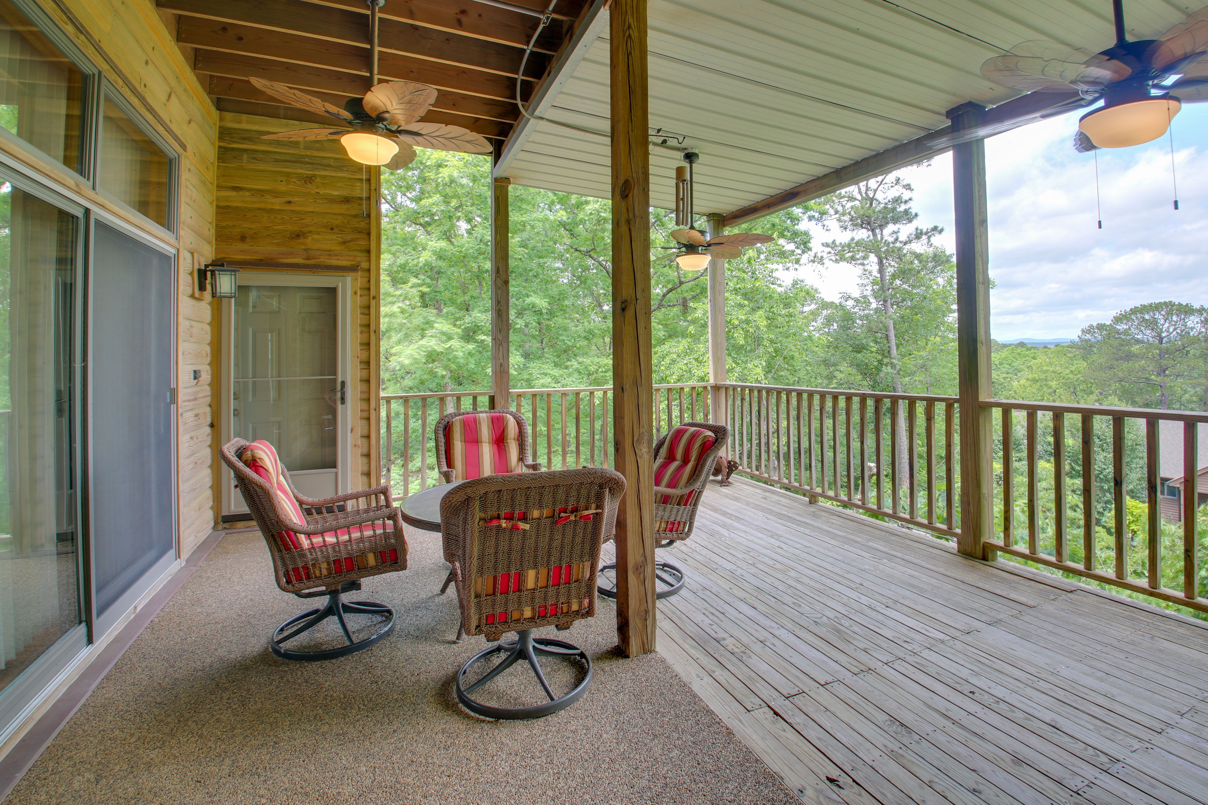 Deck | Outdoor Dining Set | Patio Heater