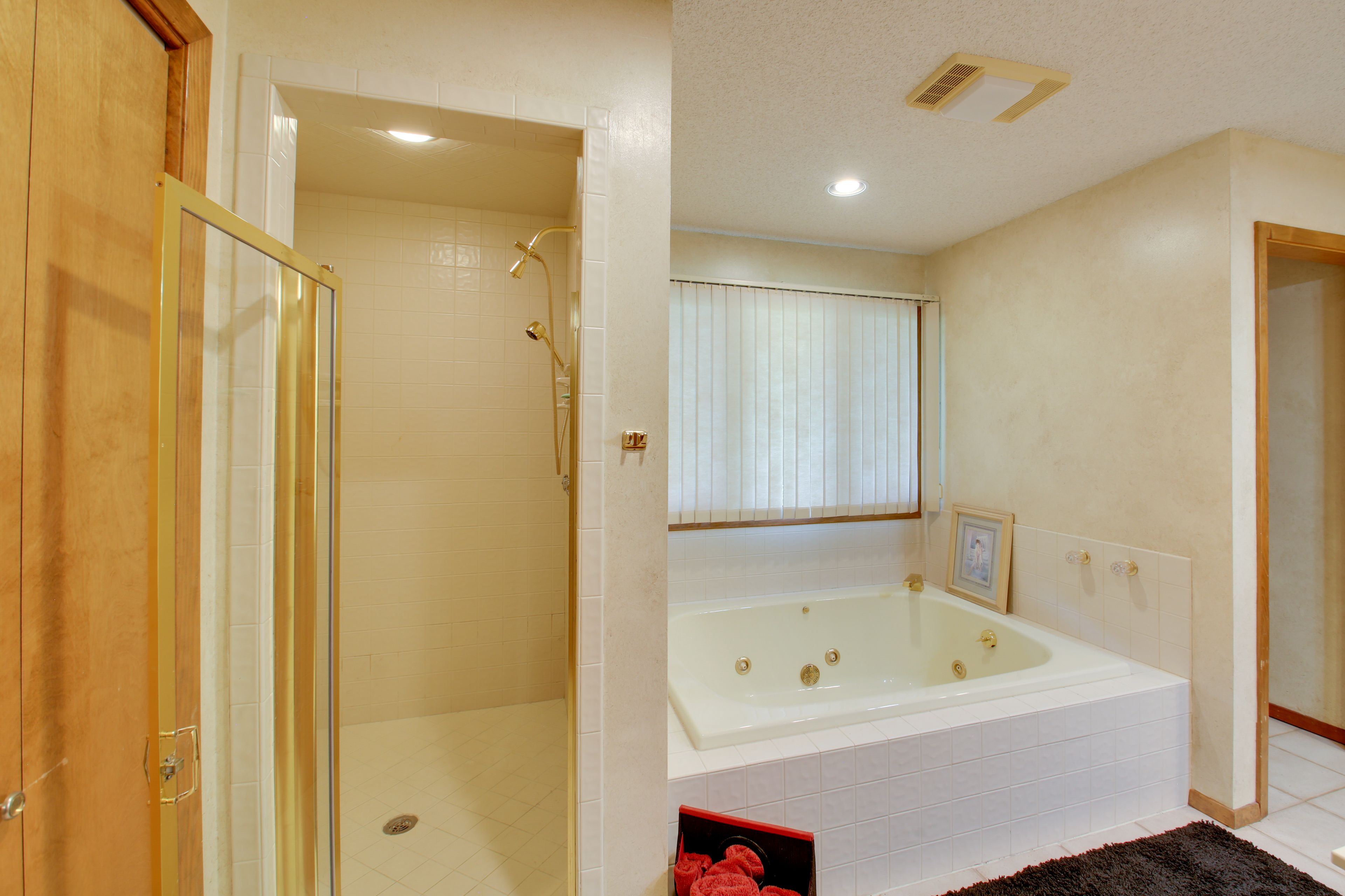 En-Suite Bathroom | Towels Provided | Hair Dryer