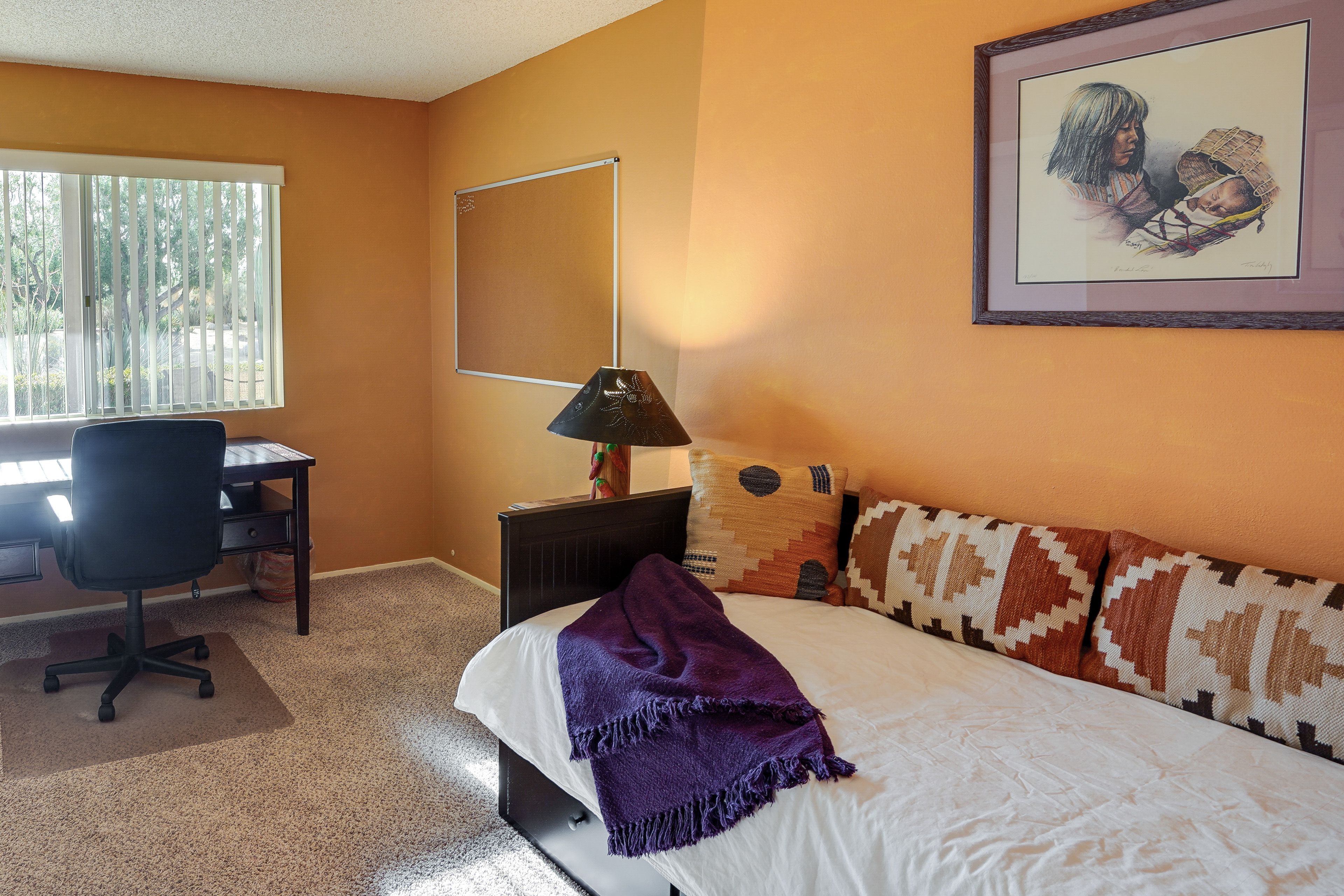 Bedroom 2 | Twin Daybed w/ Twin Trundle | Linens Provided