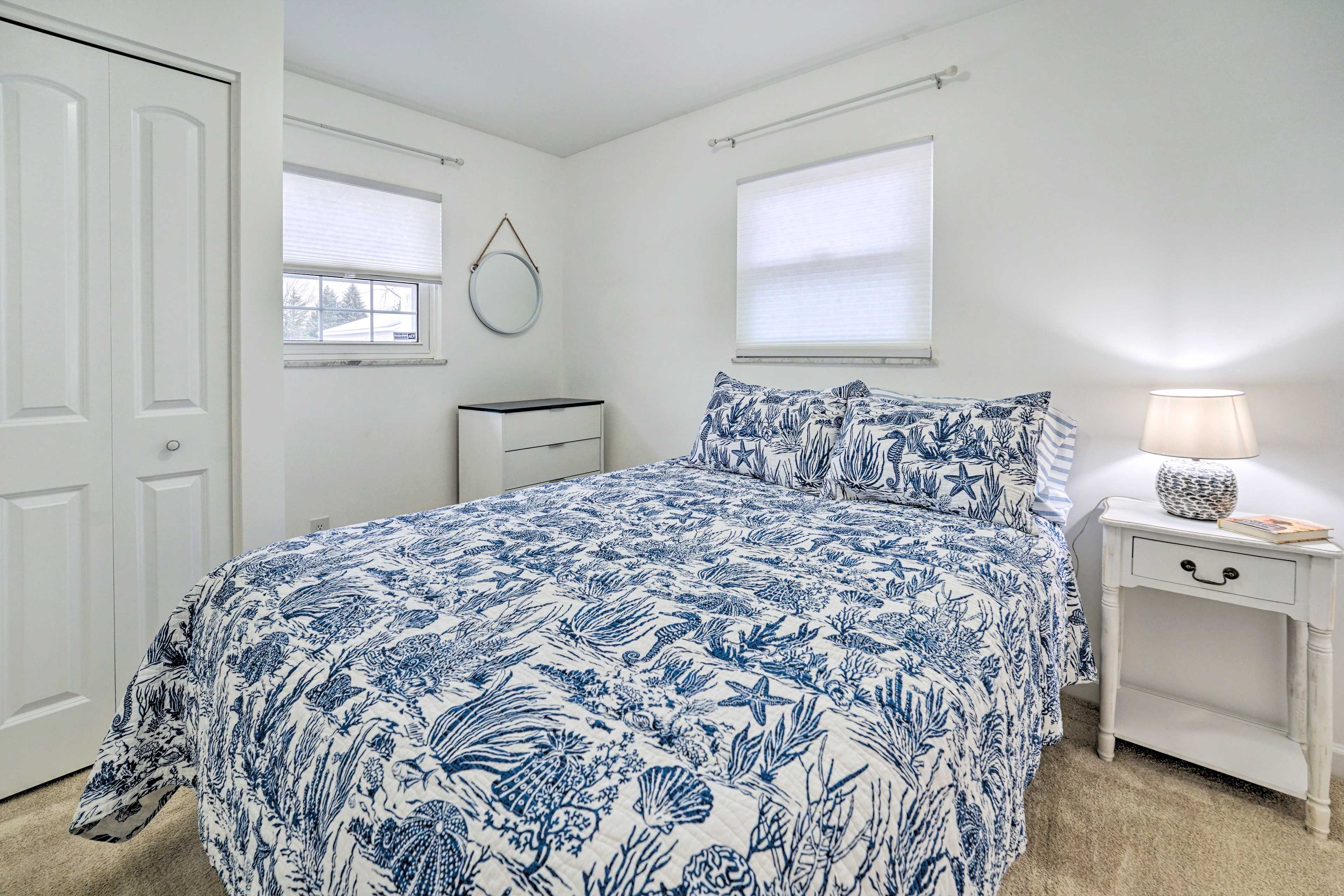 Bedroom 2 | Queen Bed