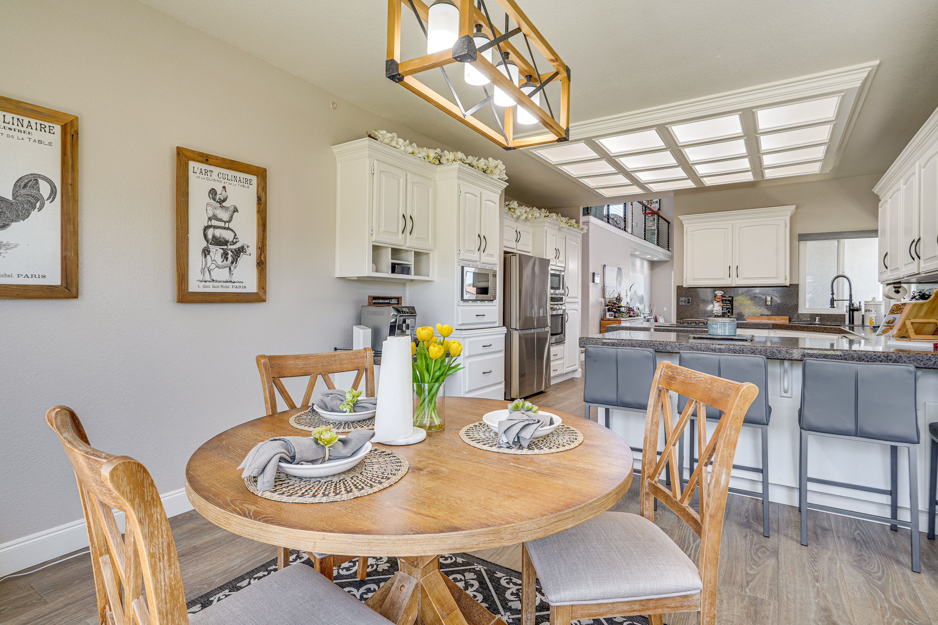 Dining Area | Trash Bags & Paper Towels Provided | Espresso Machine Unavailable