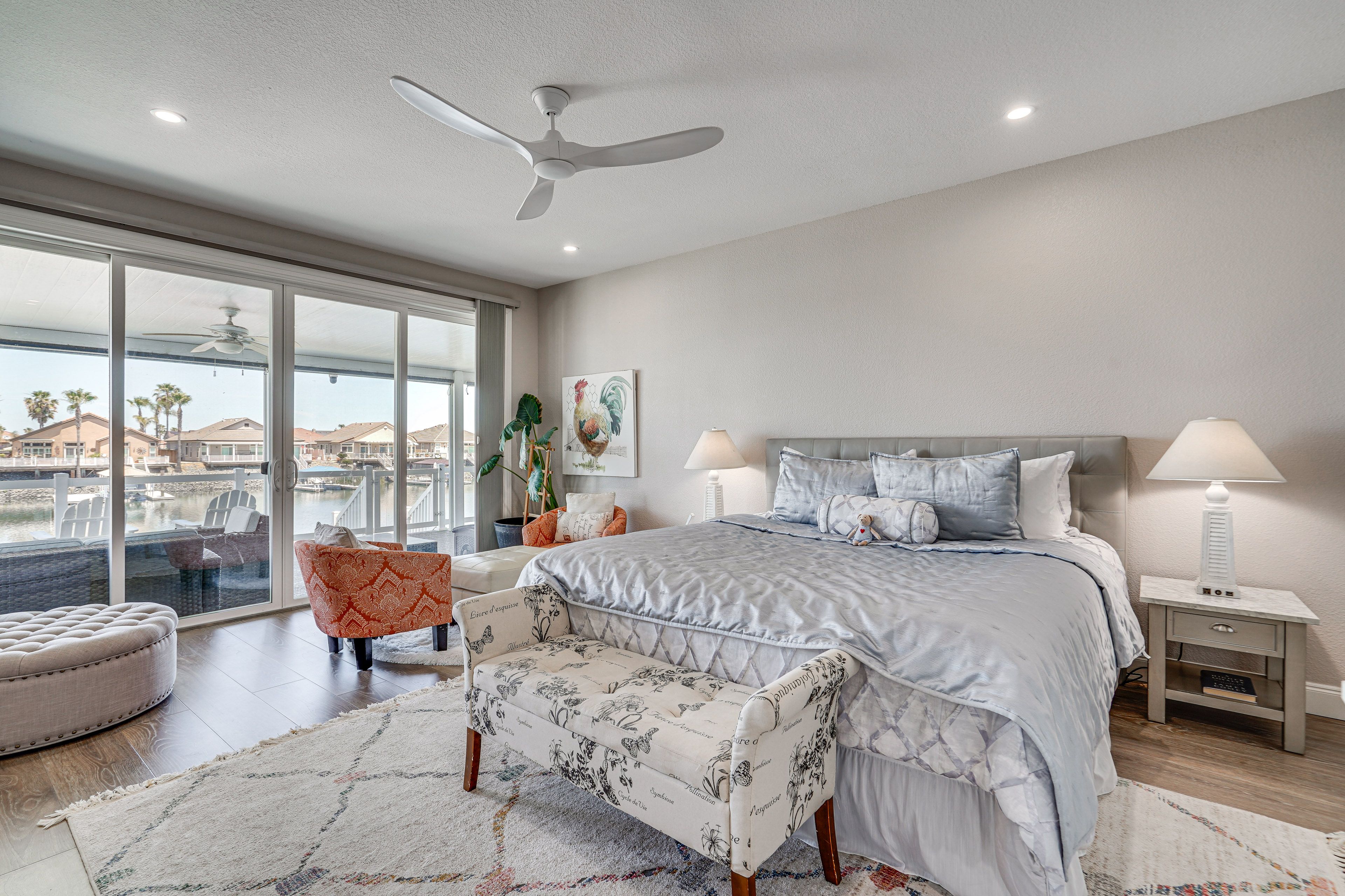 Bedroom 1 | King Bed | Direct Deck Access | En-Suite Bathroom