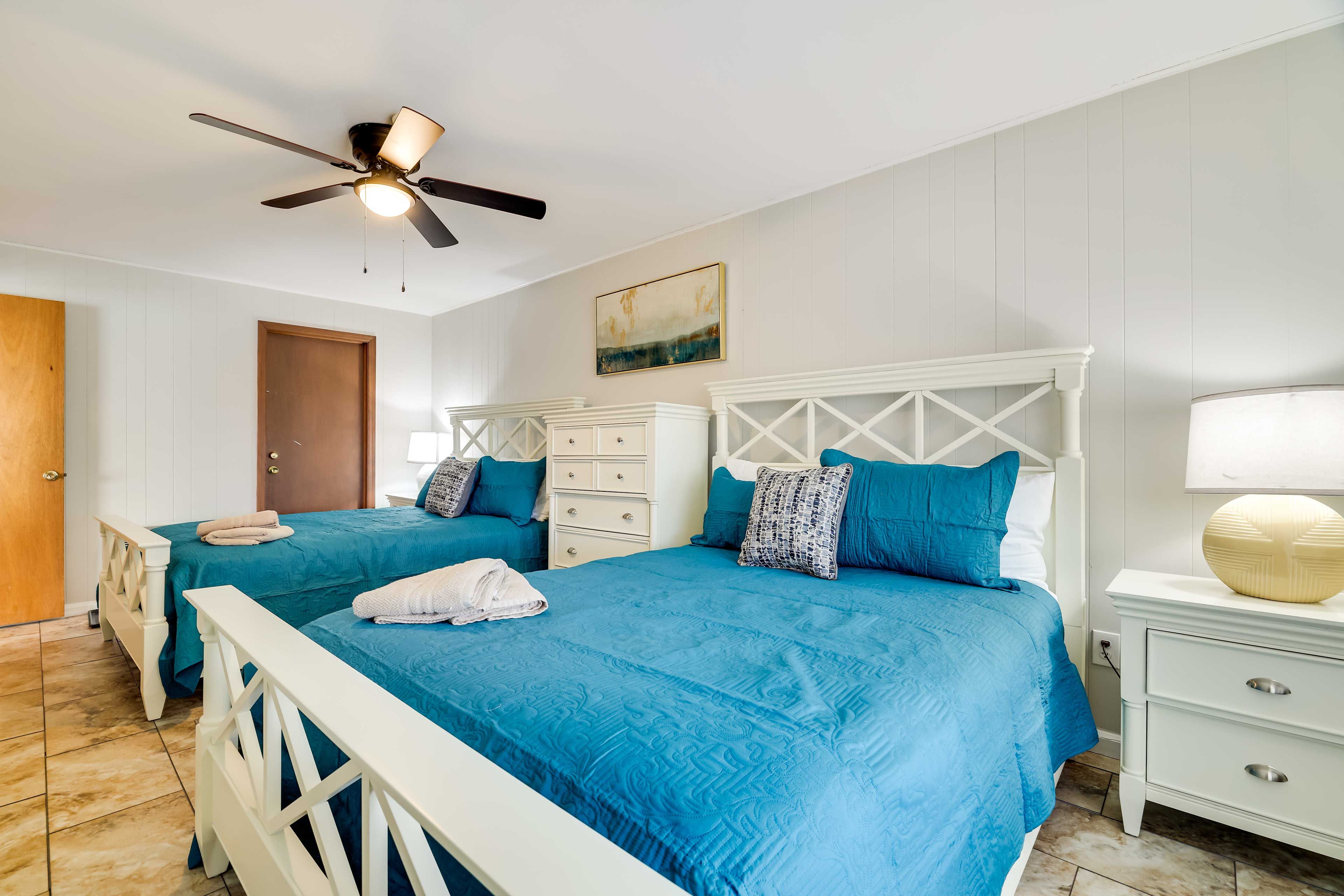 Bedroom 2 | 2 Queen Beds