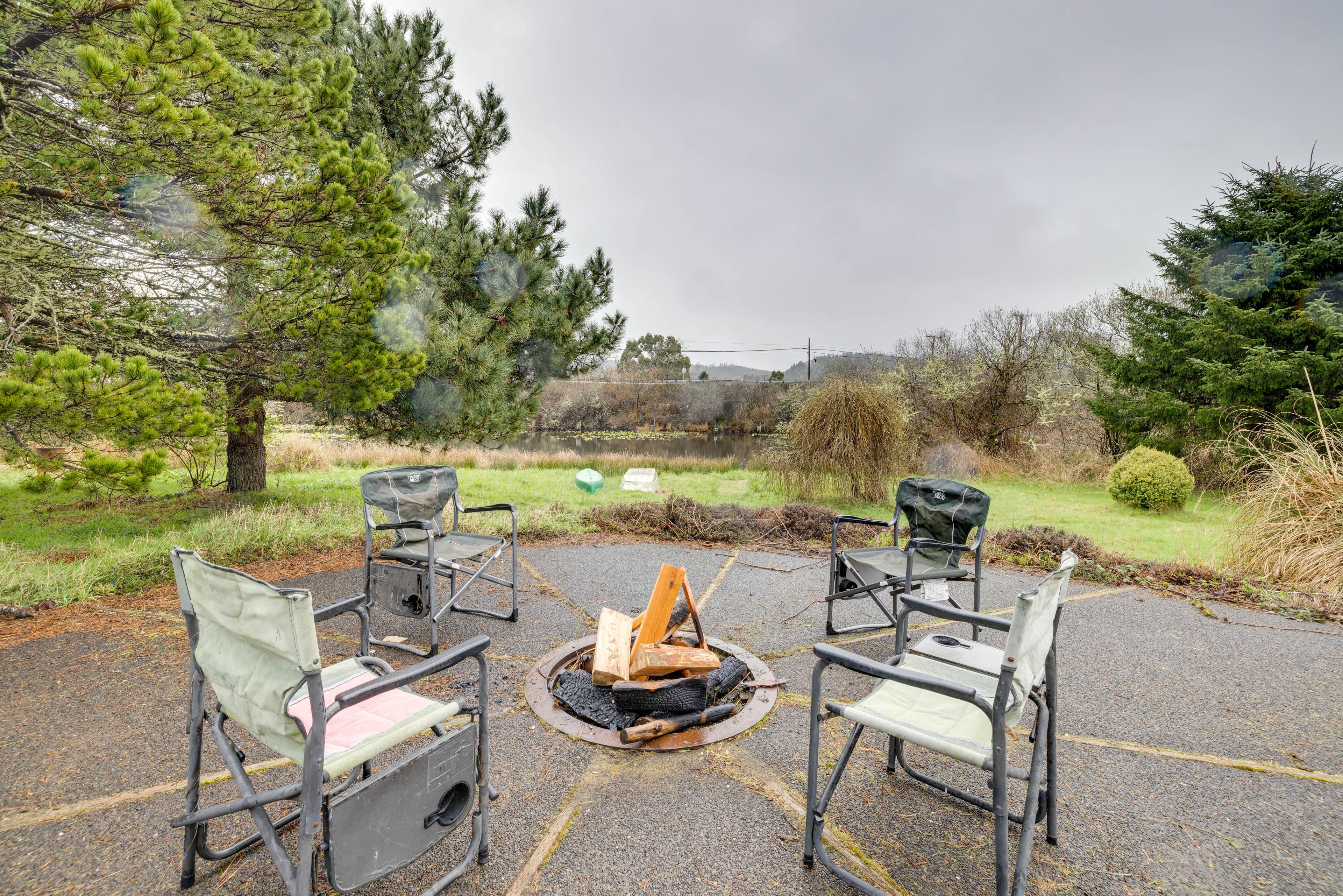 Warrenton Vacation Rental | 2BR | 1BA | 1,450 Sq Ft | Stairs Required to Access