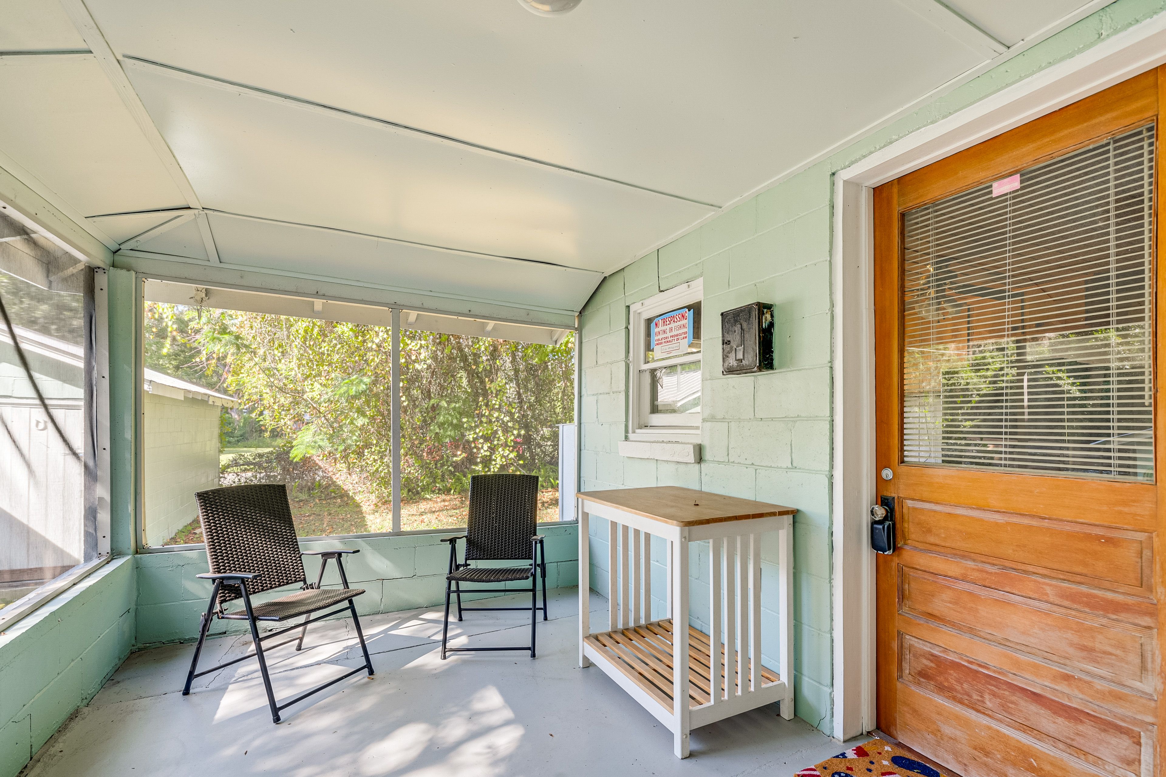 Screened-In Porch