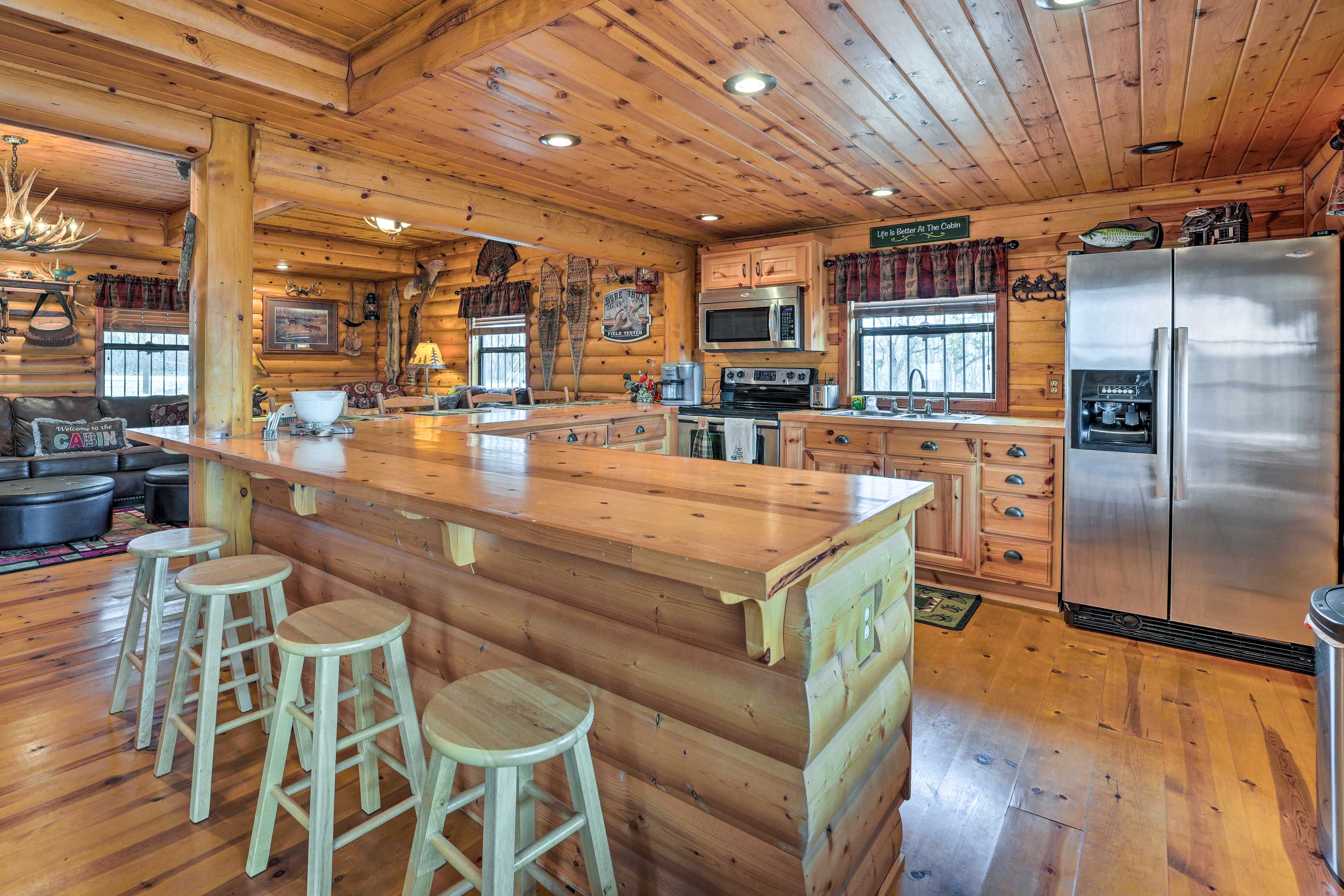 Kitchen | Cooking Basics | Wraparound Breakfast Bar