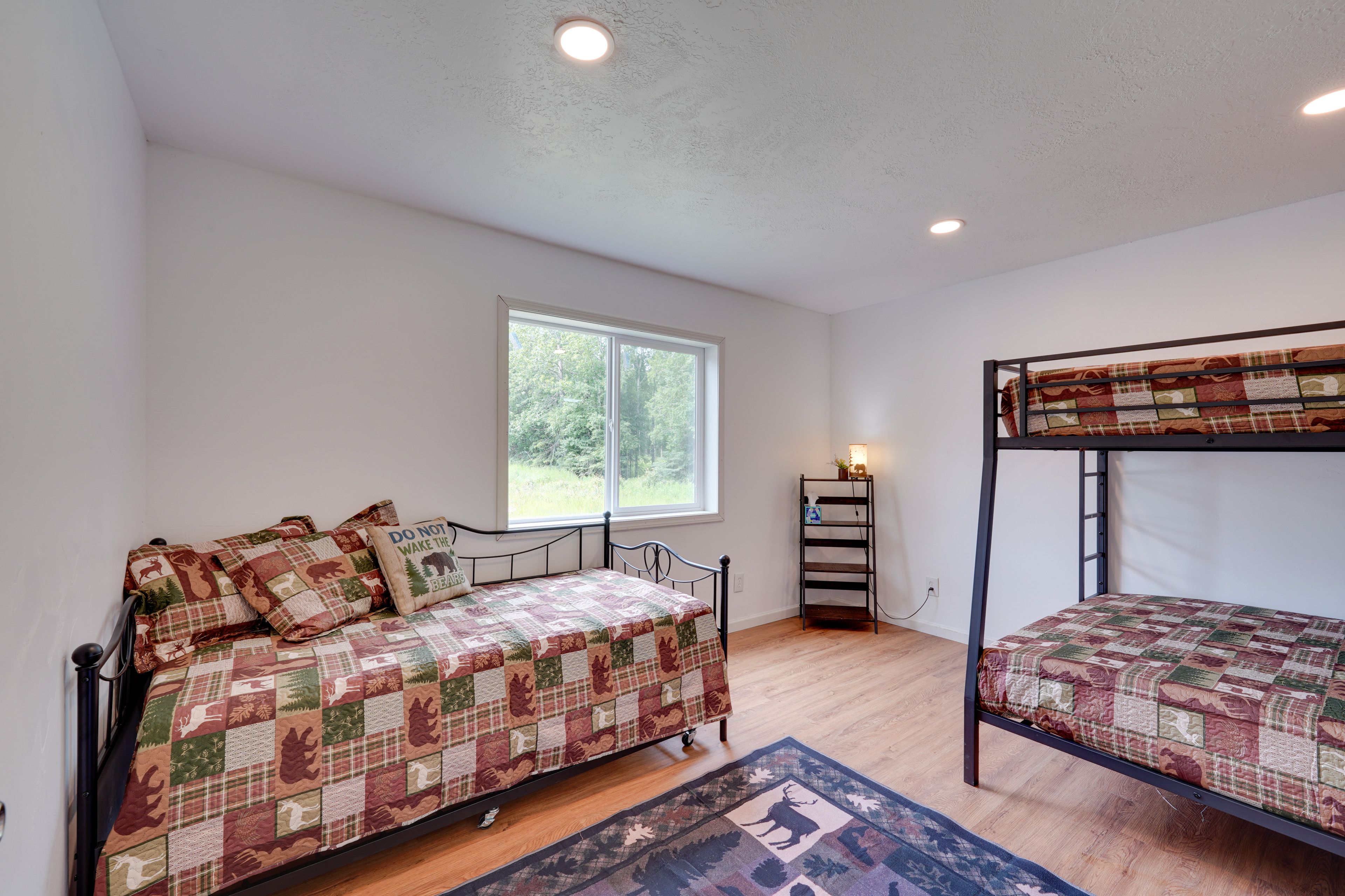 Bedroom 2 | Twin Daybed | Full Bunk Bed