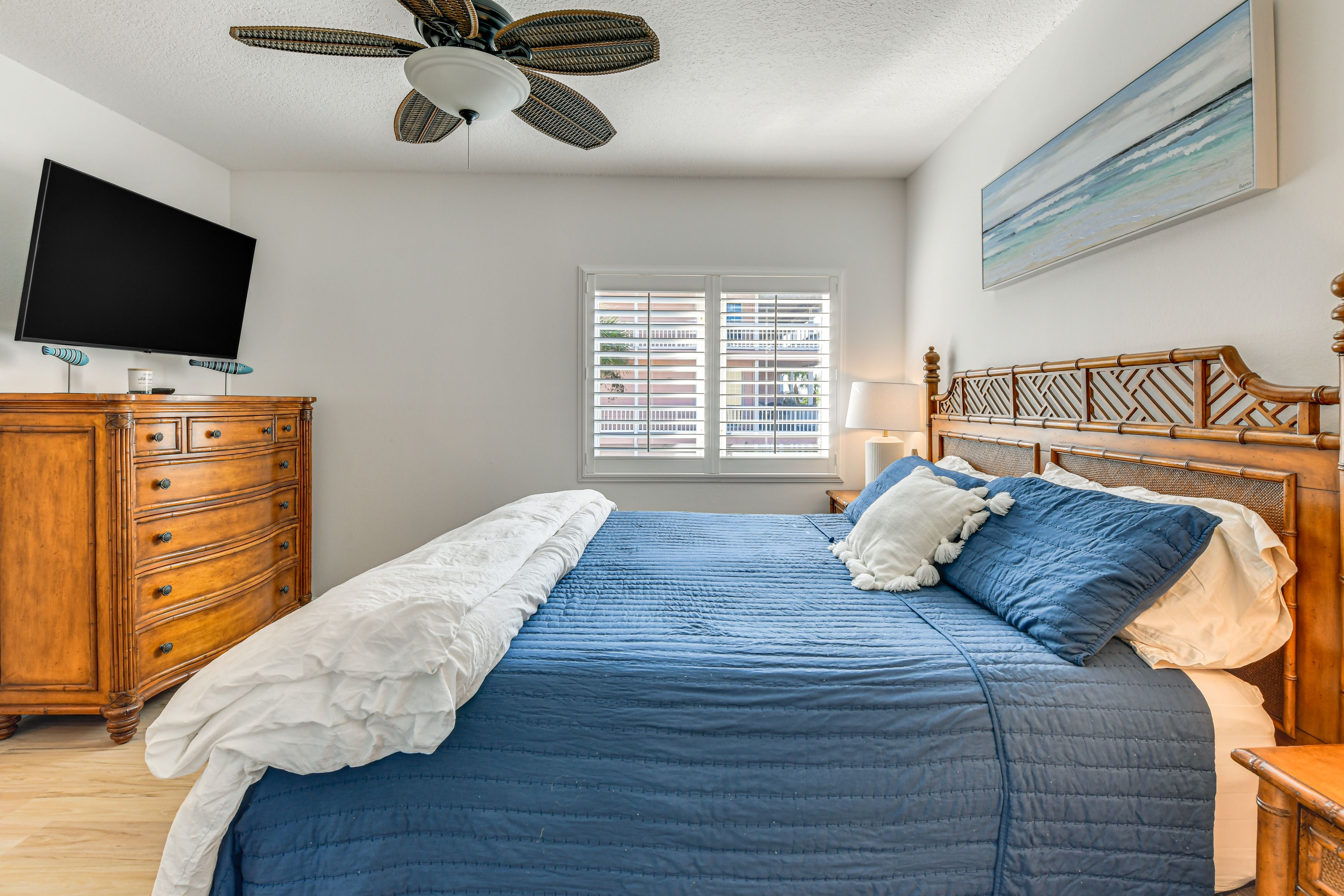 Bedroom 1 | King Bed