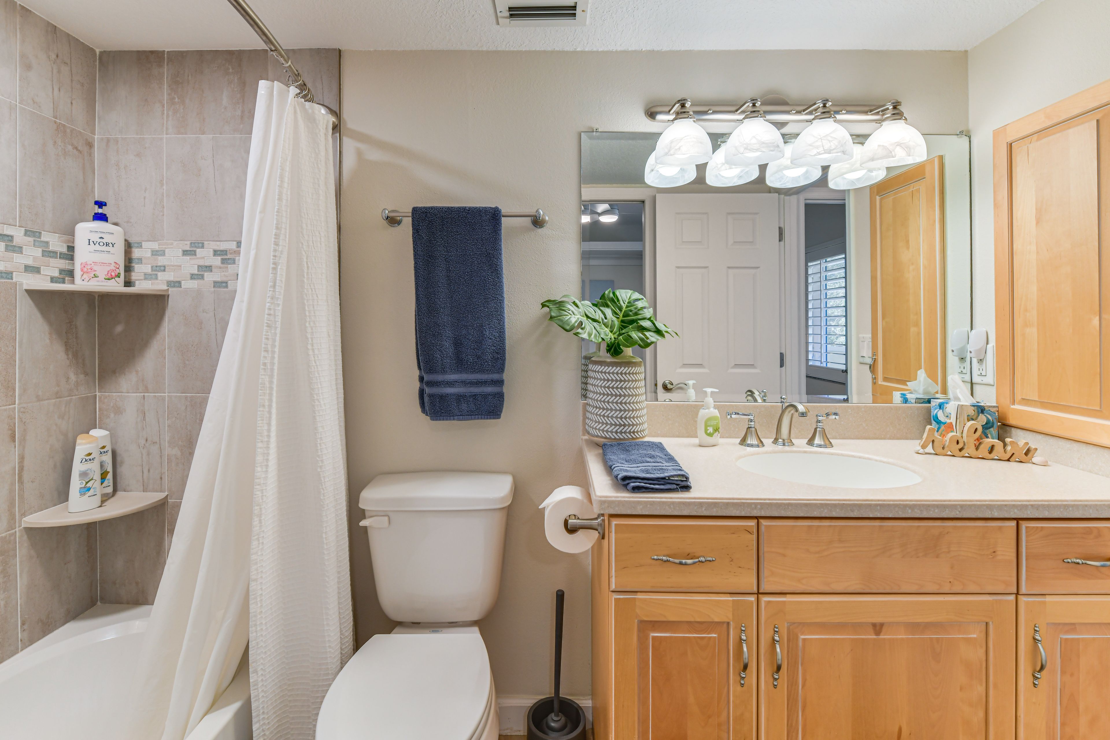 Full Bathroom | Hair Dryer