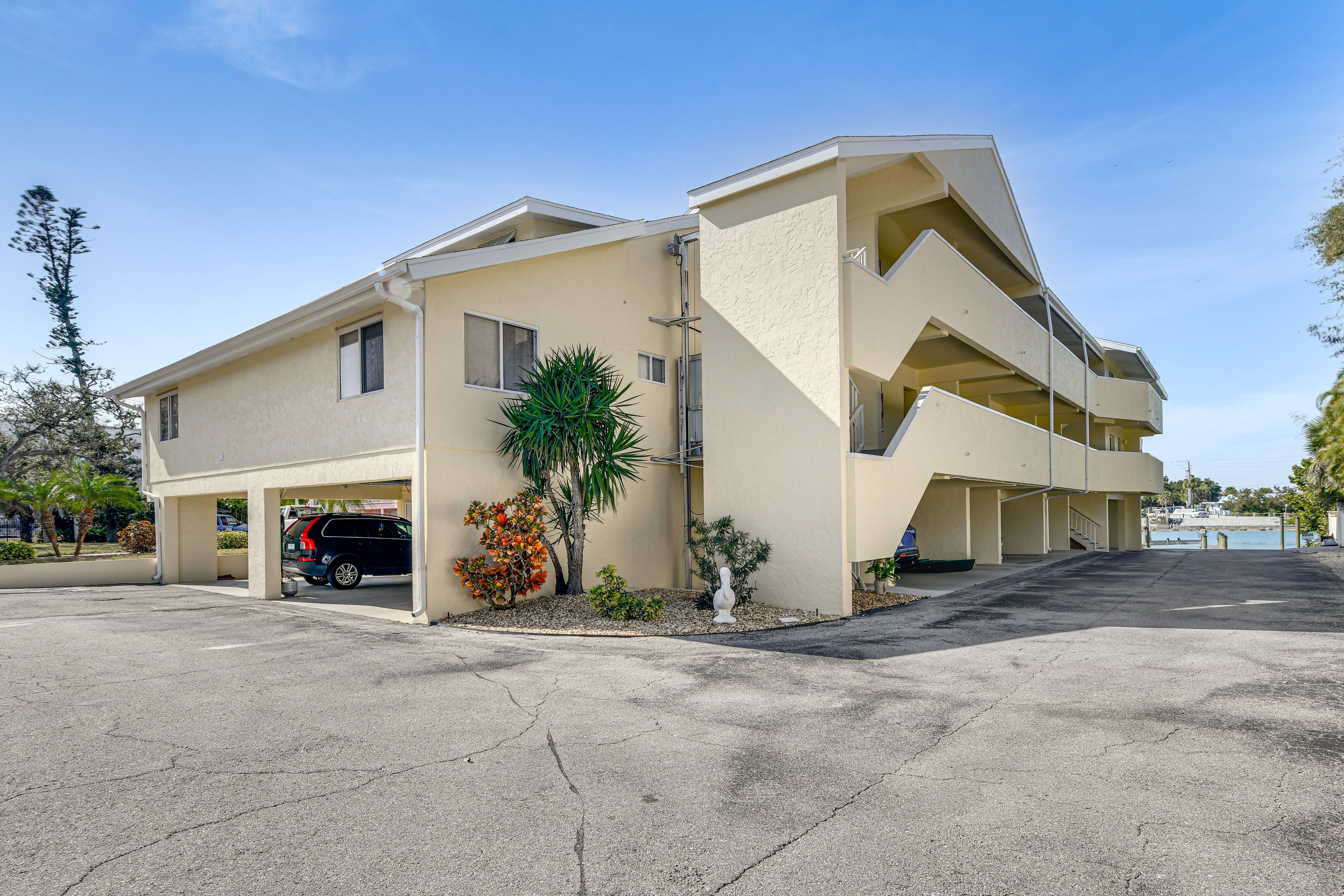 Condo Exterior | Keyless Entry